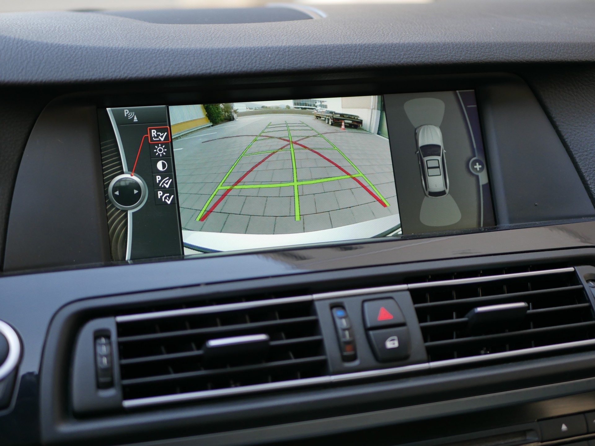 BMW 523i-image-8