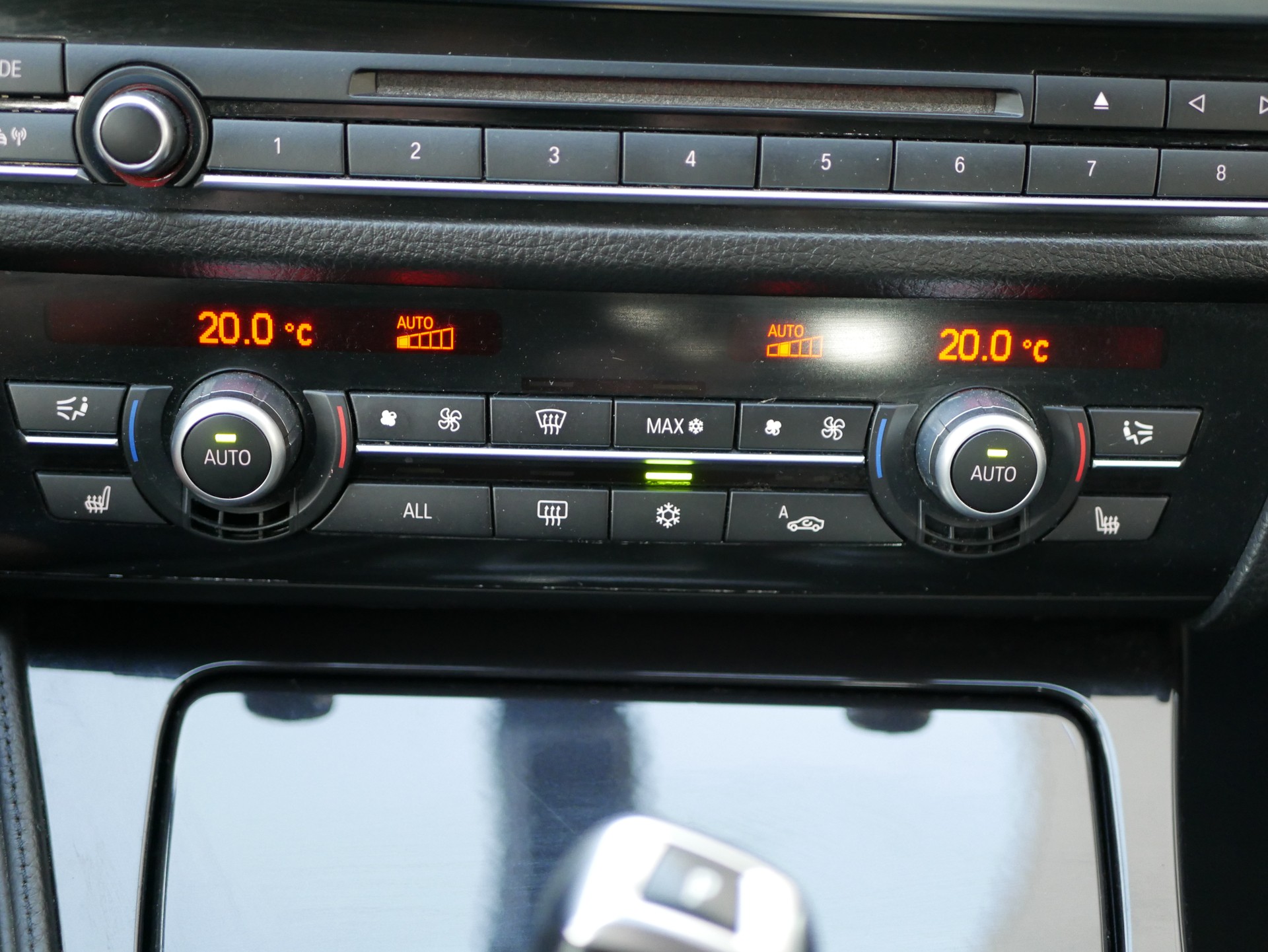 BMW 523i-image-6