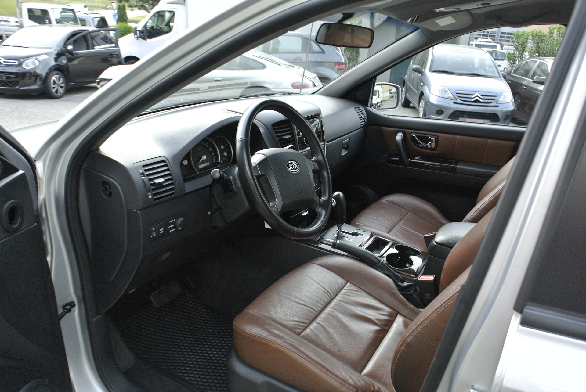 KIA Sorento 2.5 CRDI-image-12