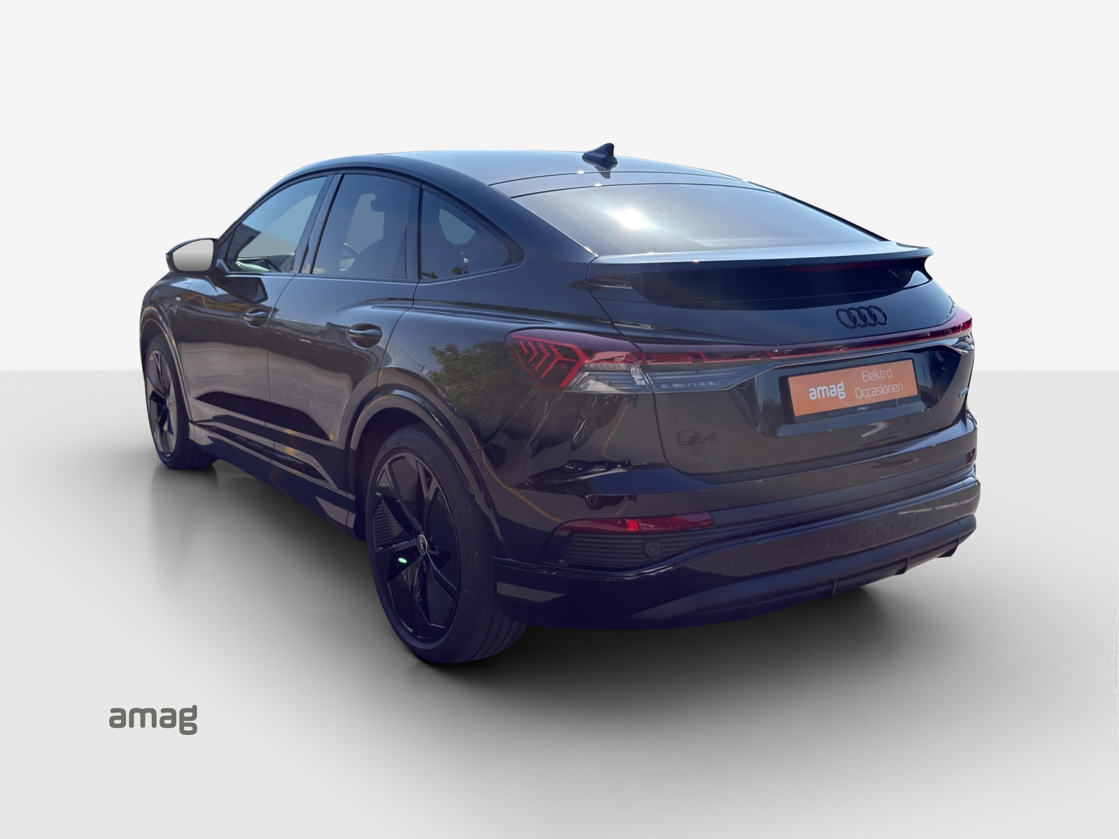 AUDI Q4 Sportback e-tron 50 quattro-showroom-element-2