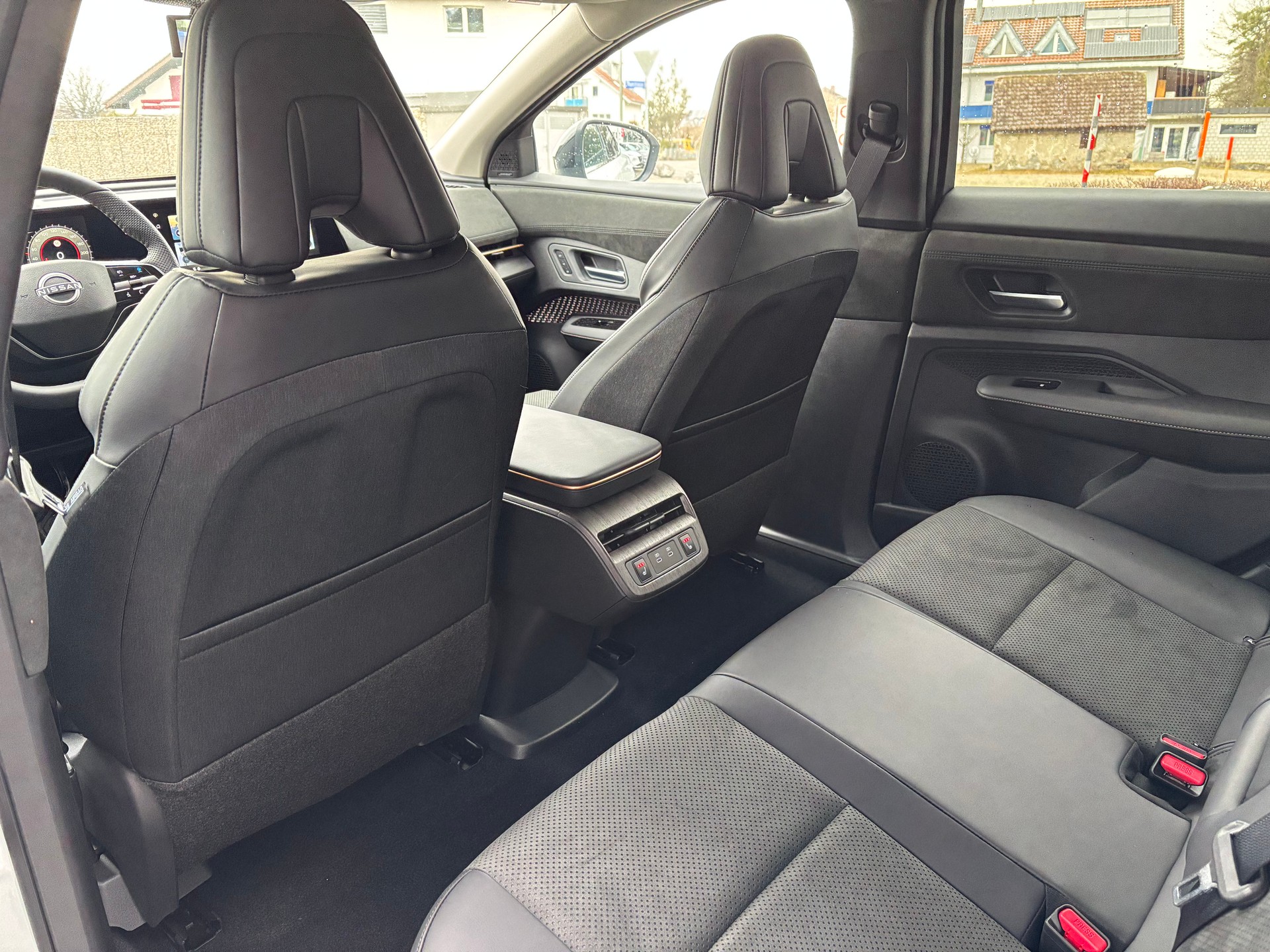 NISSAN Ariya 87 kWh Evolve Allrad-image-7