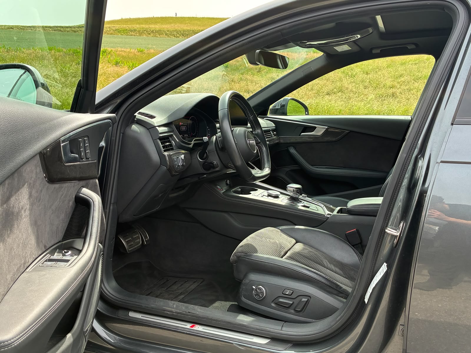 AUDI S4 Avant 3.0 TFSI quattro tiptronic-image-9
