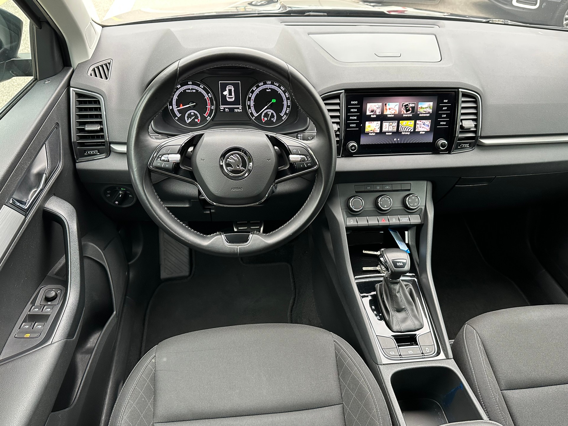 SKODA Karoq 1.5 TSI ACT Ambition DSG-image-13
