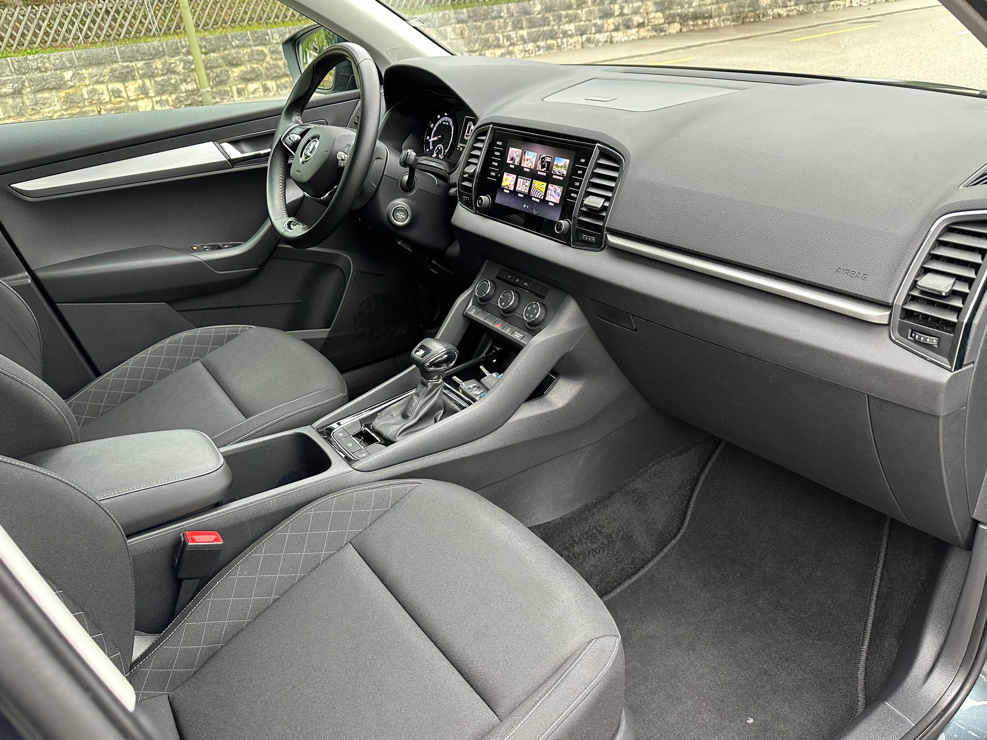 SKODA Karoq 1.5 TSI ACT Ambition DSG-image-10