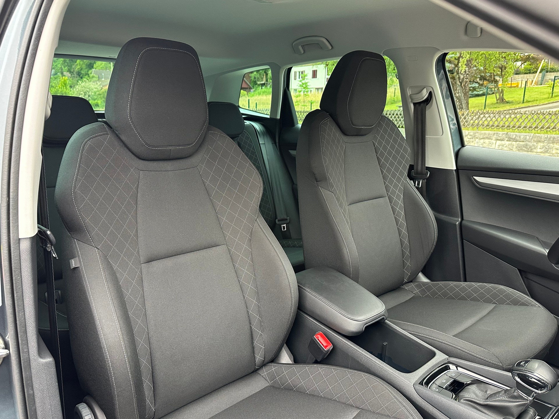 SKODA Karoq 1.5 TSI ACT Ambition DSG-image-14
