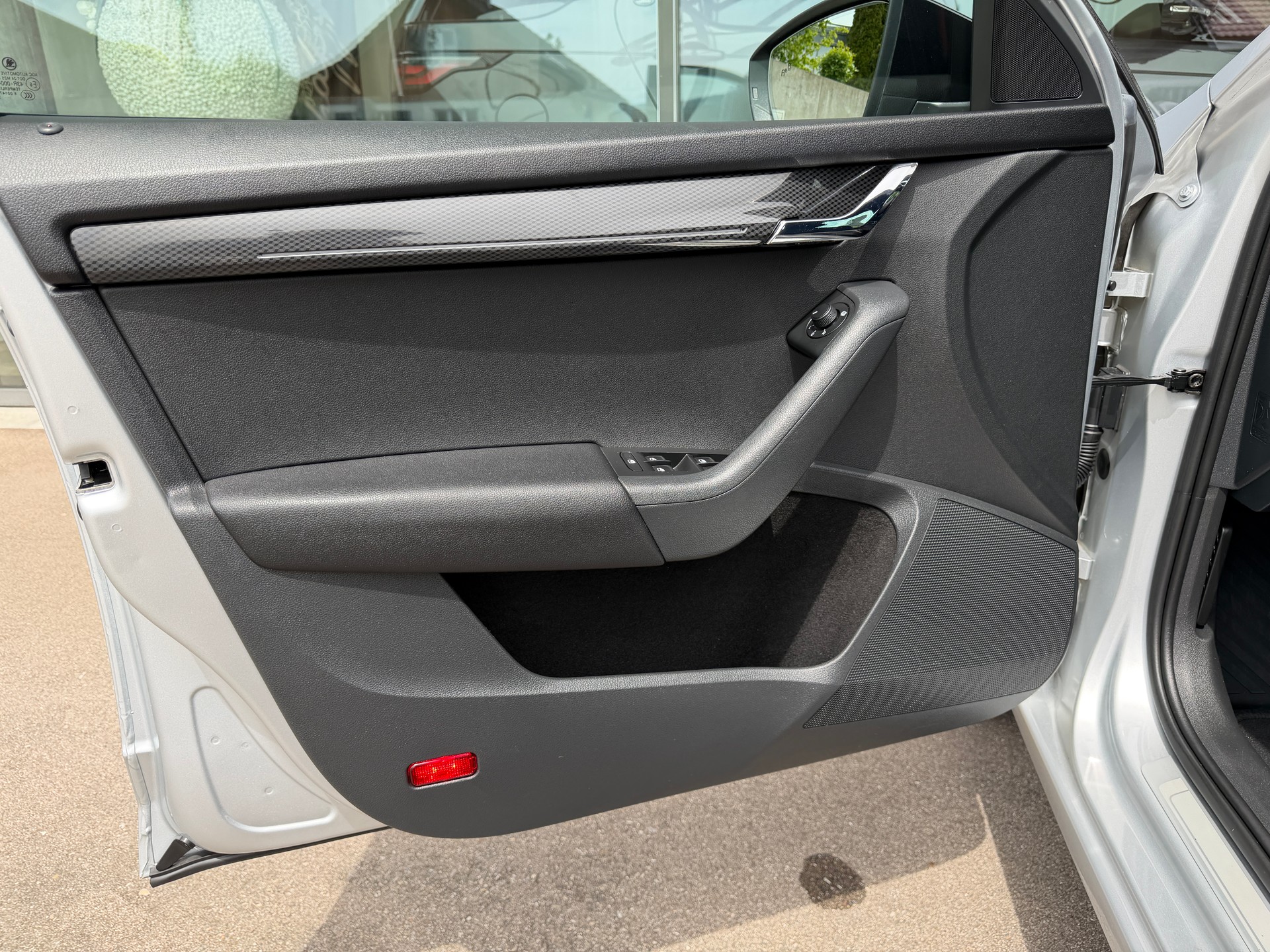 SKODA Octavia Combi 2.0 TSI RS DSG-image-12