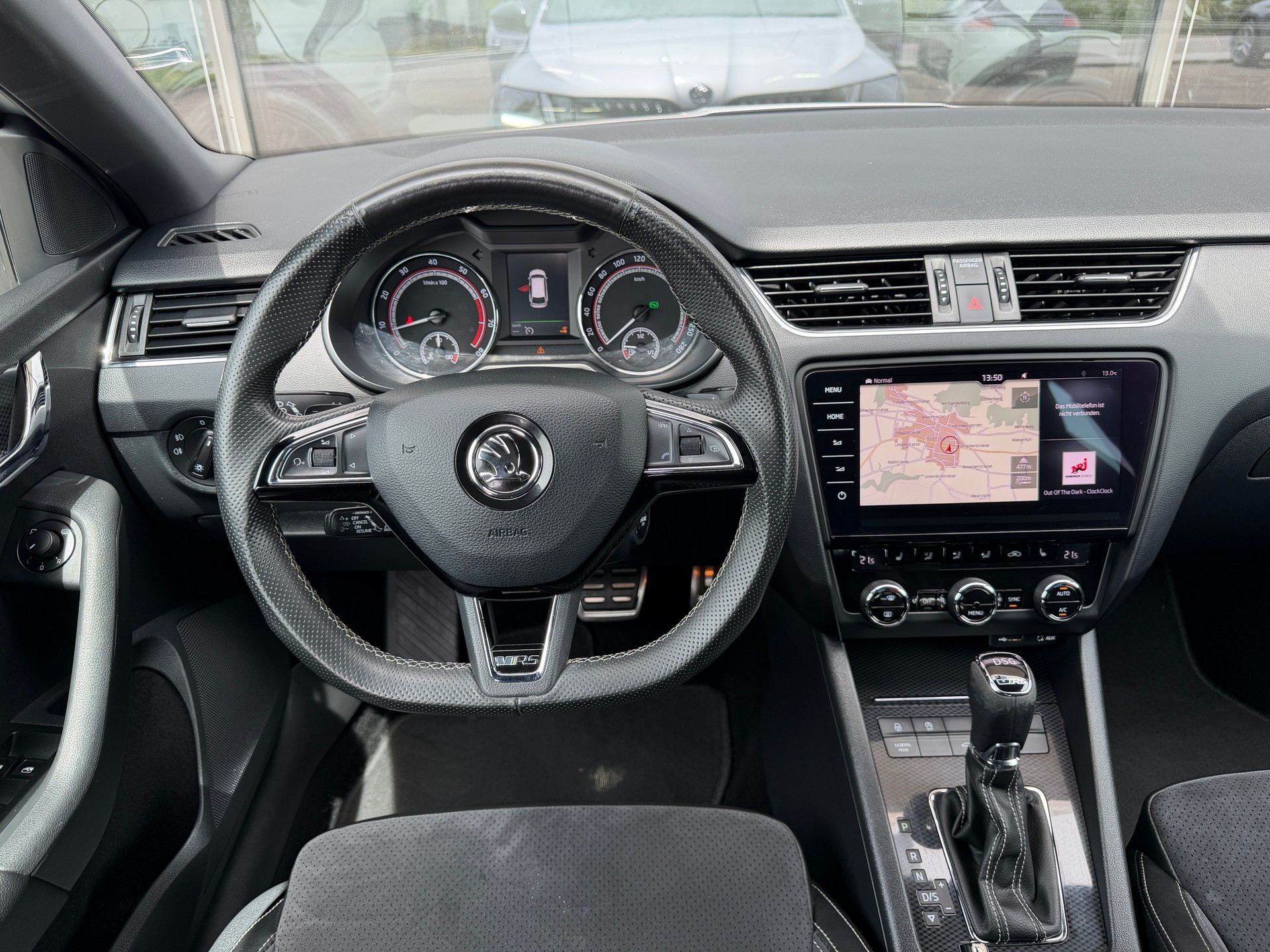 SKODA Octavia Combi 2.0 TSI RS DSG-image-14