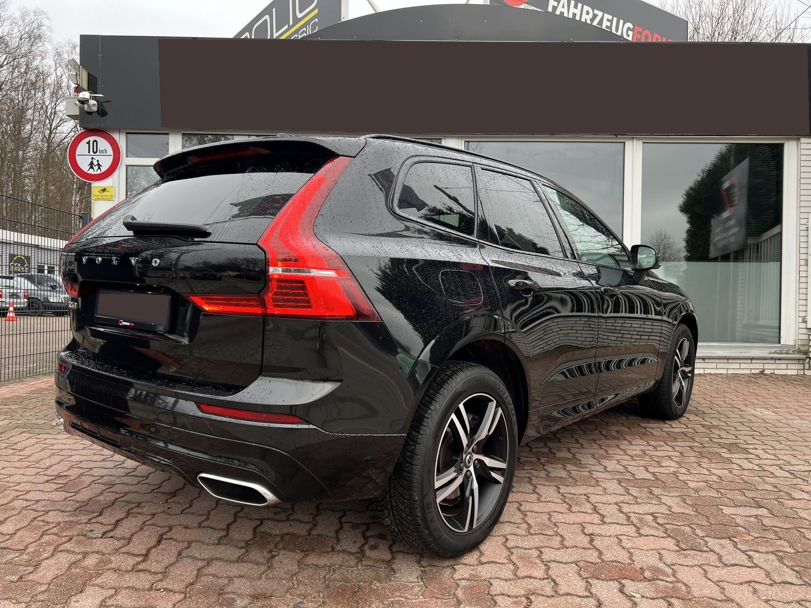VOLVO XC60 B4 Diesel Mild Hybrid AWD Momentum Geartronic-showroom-element-1