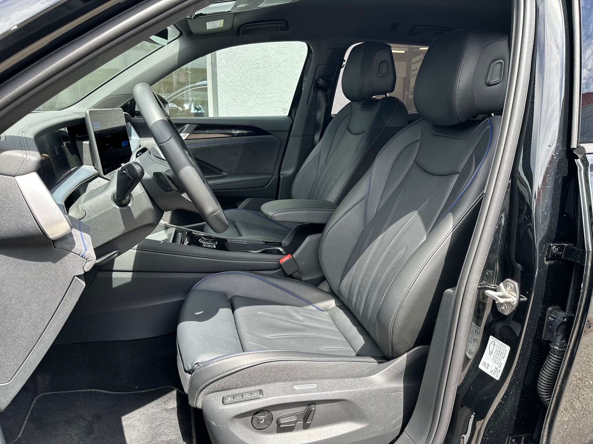 VW Tayron 2.0 TSI R-Line DSG 4Motion-image-4