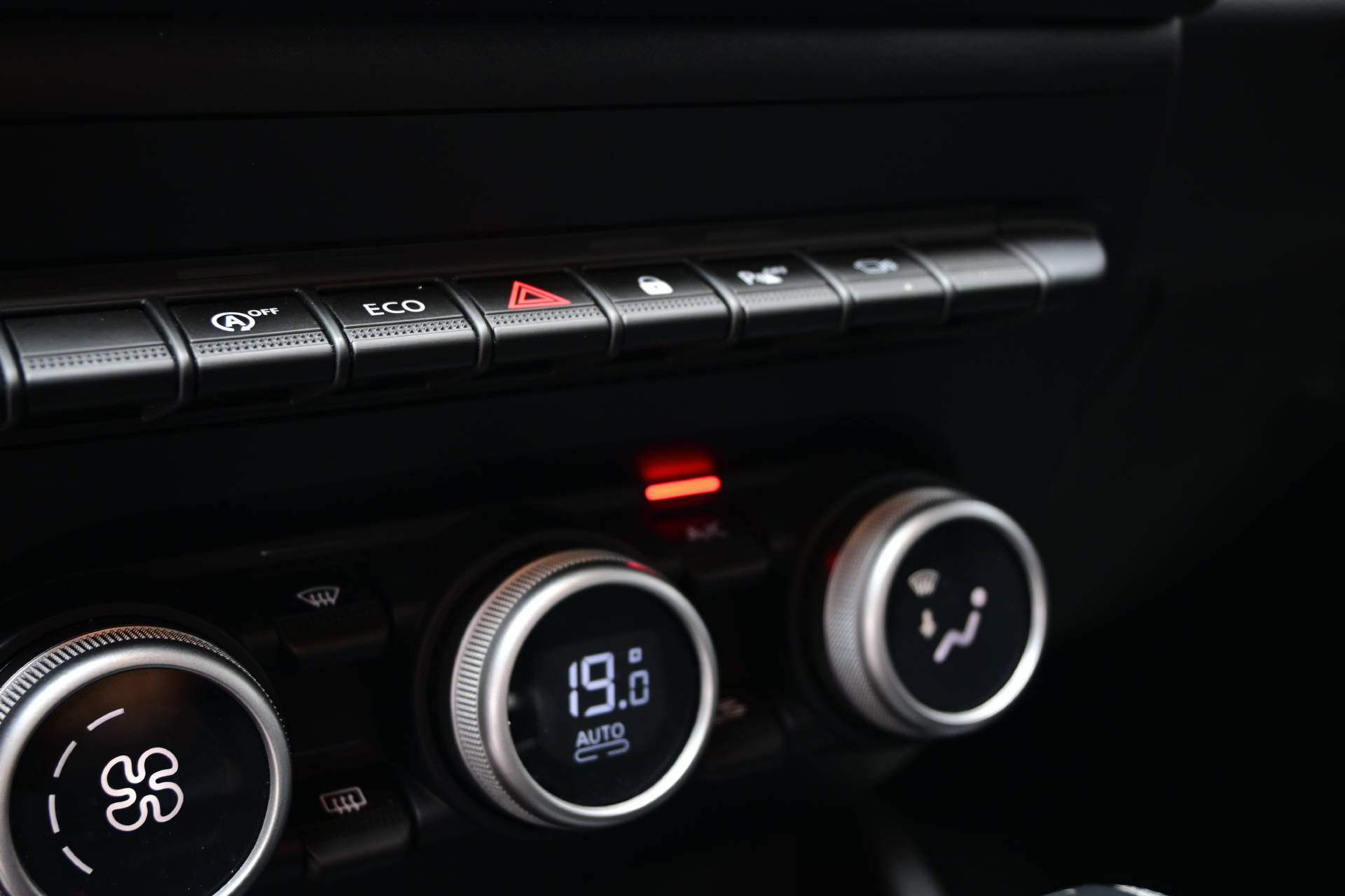 DACIA Duster 1.3 TCe 150 Extreme EDC-image-17