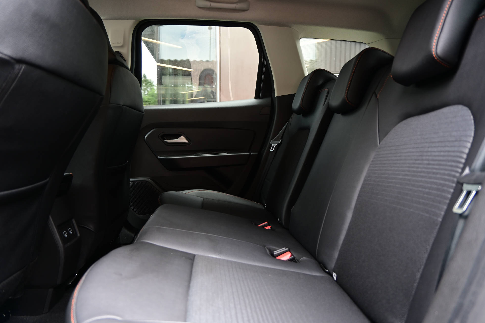 DACIA Duster 1.3 TCe 150 Extreme EDC-image-22