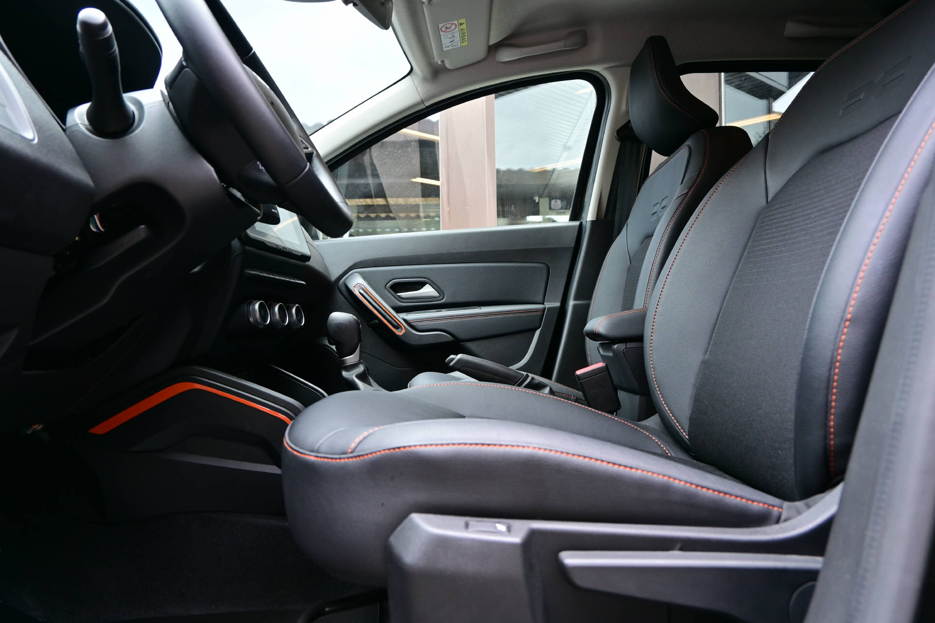 DACIA Duster 1.3 TCe 150 Extreme EDC-image-10