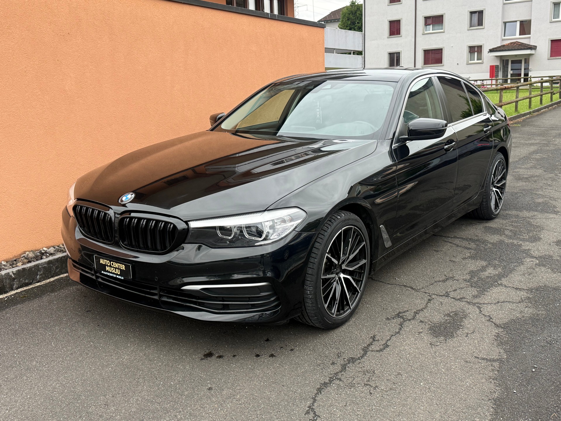 BMW 520d xDrive Luxury Line Steptronic-image-2