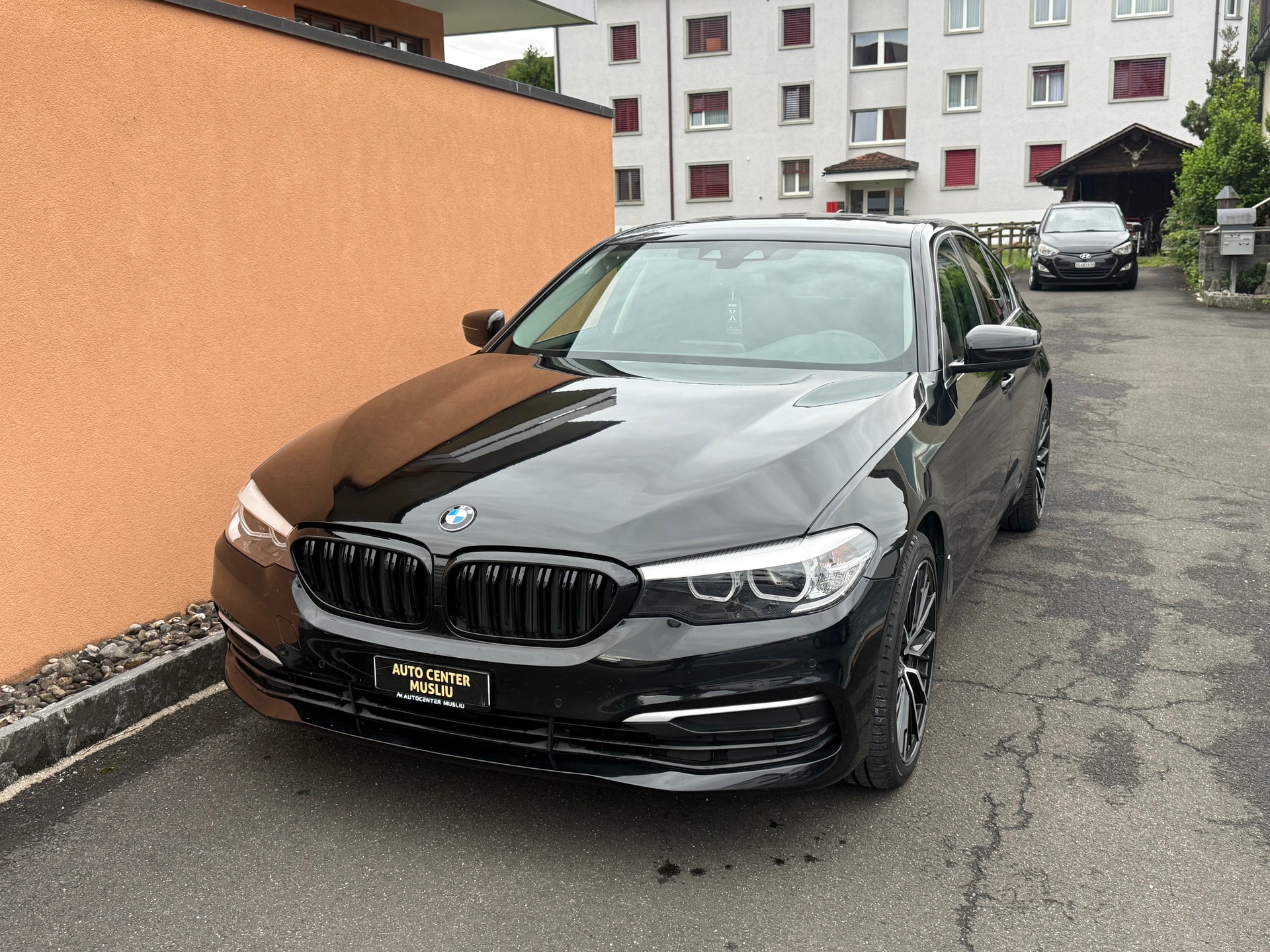 BMW 520d xDrive Luxury Line Steptronic-image-1