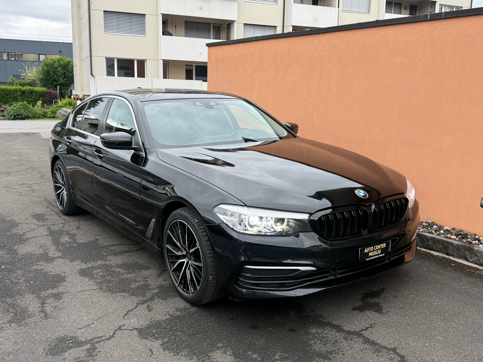 BMW 520d xDrive Luxury Line Steptronic-image-8