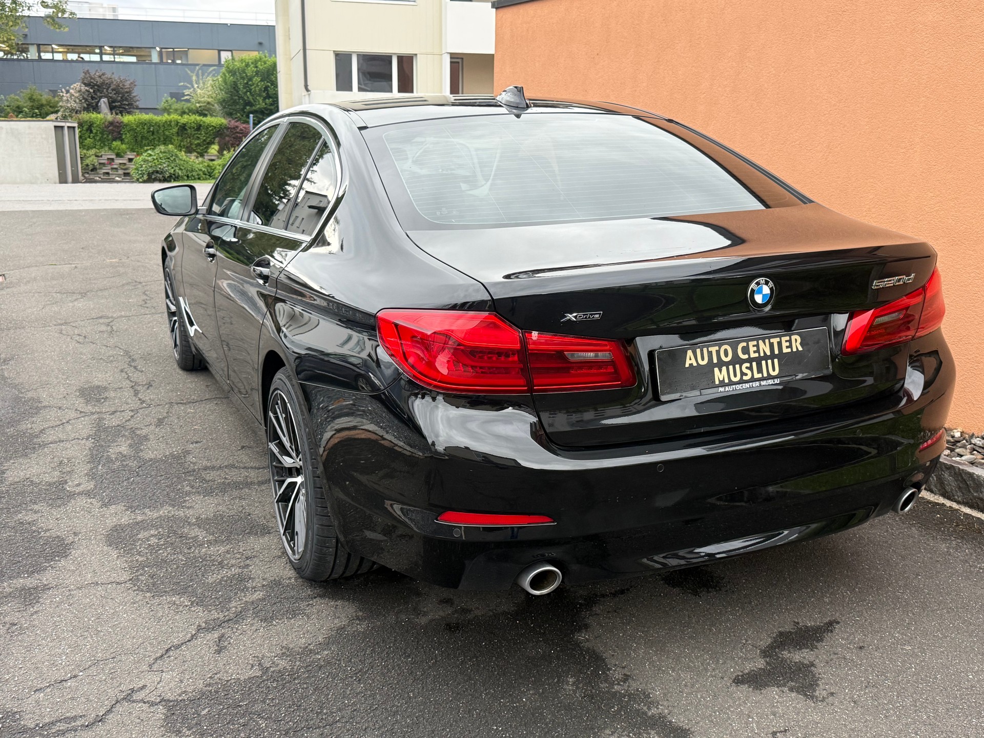 BMW 520d xDrive Luxury Line Steptronic-image-5