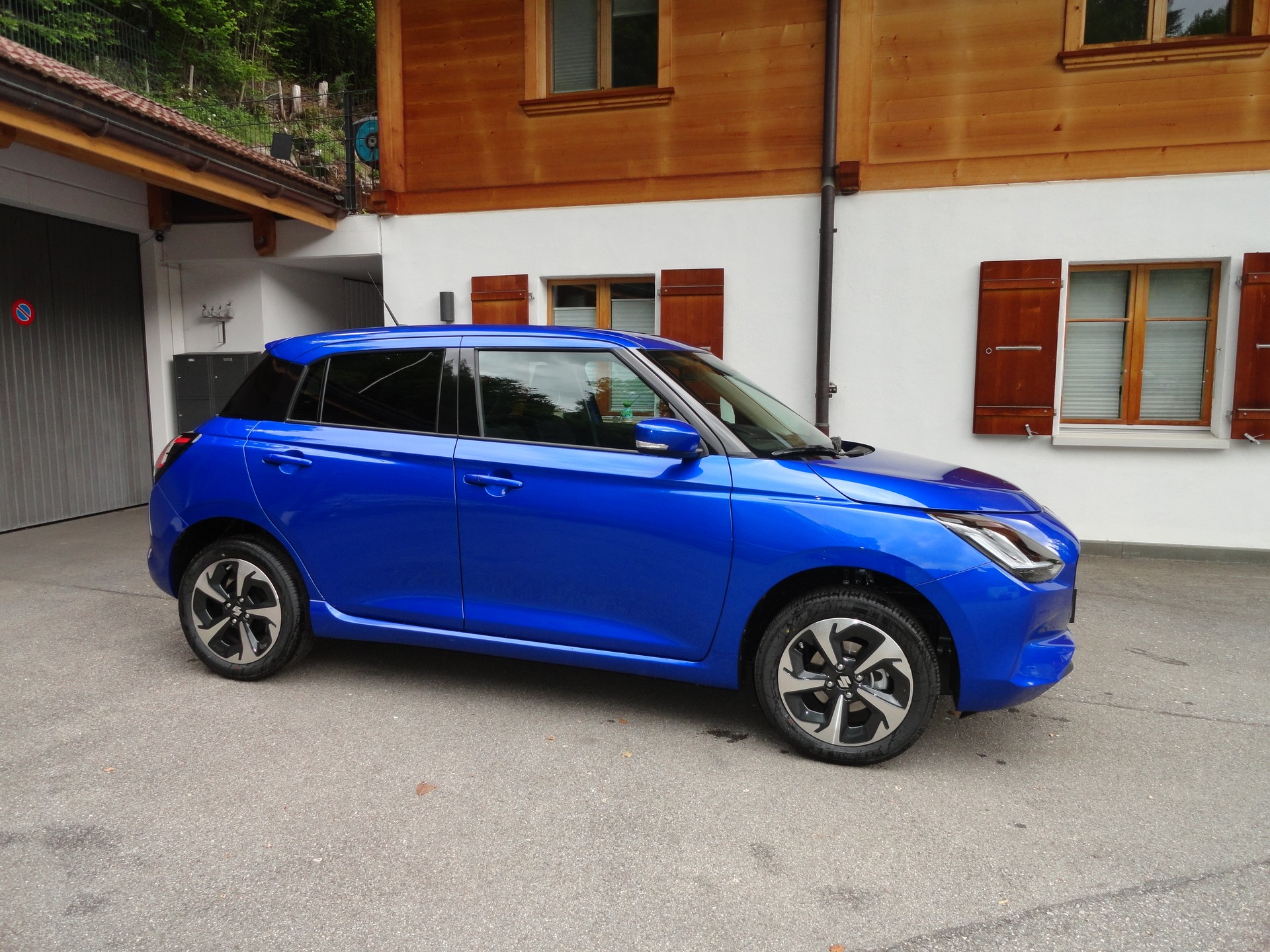 SUZUKI Swift 1.2 Compact Top Hybrid 4x4-showroom-element-1