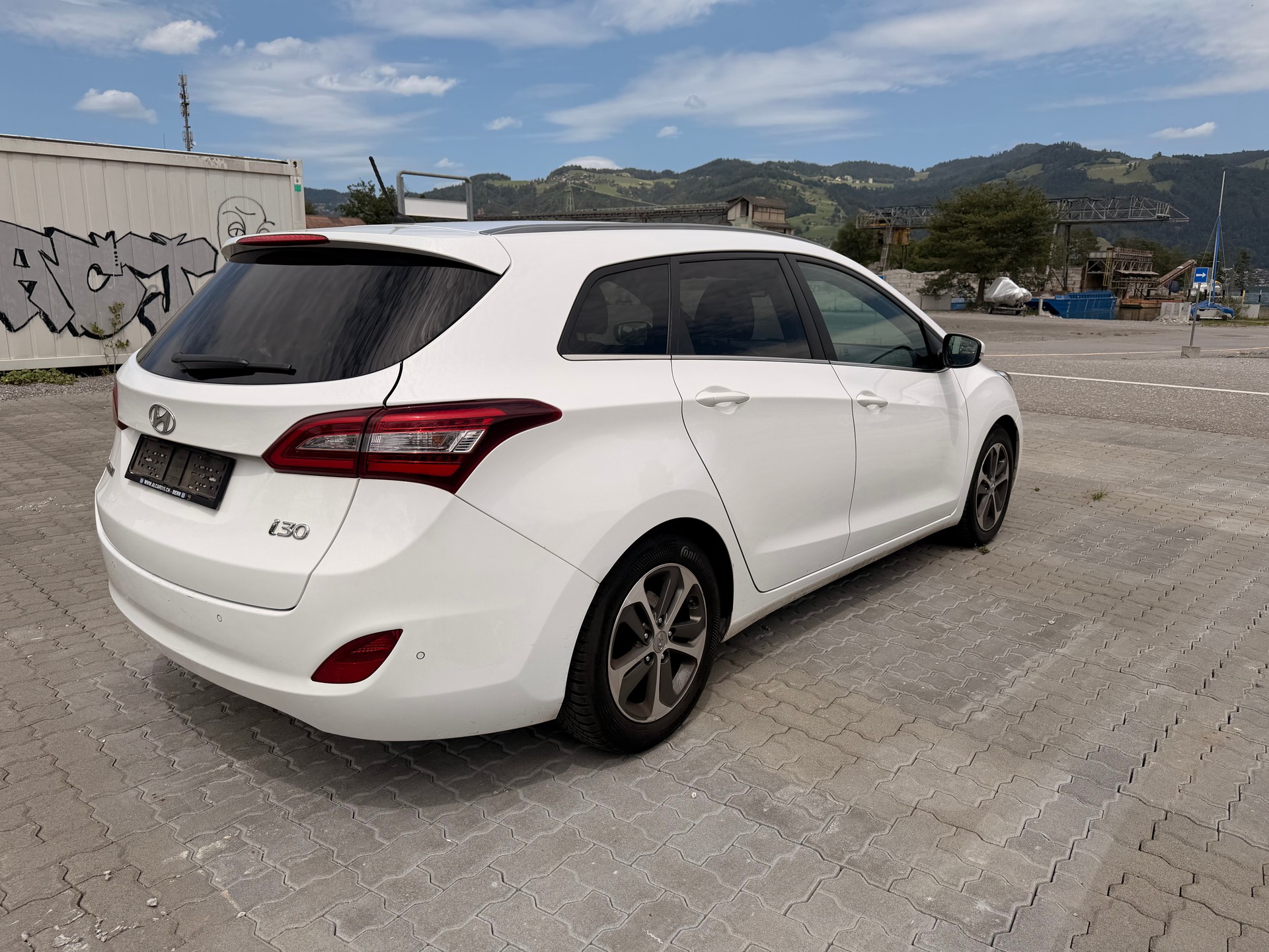 HYUNDAI i30 Wagon 1.6 CRDi Origo-image-4