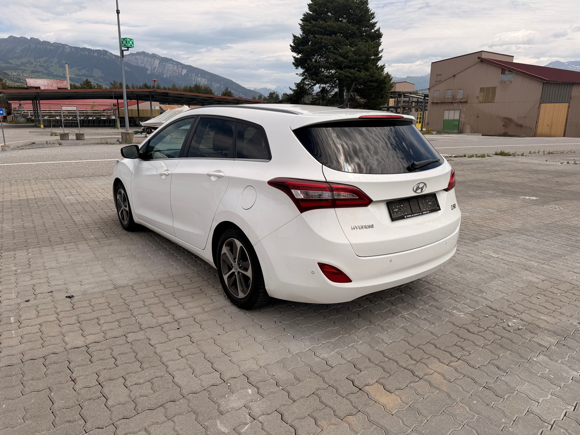 HYUNDAI i30 Wagon 1.6 CRDi Origo-showroom-element-2