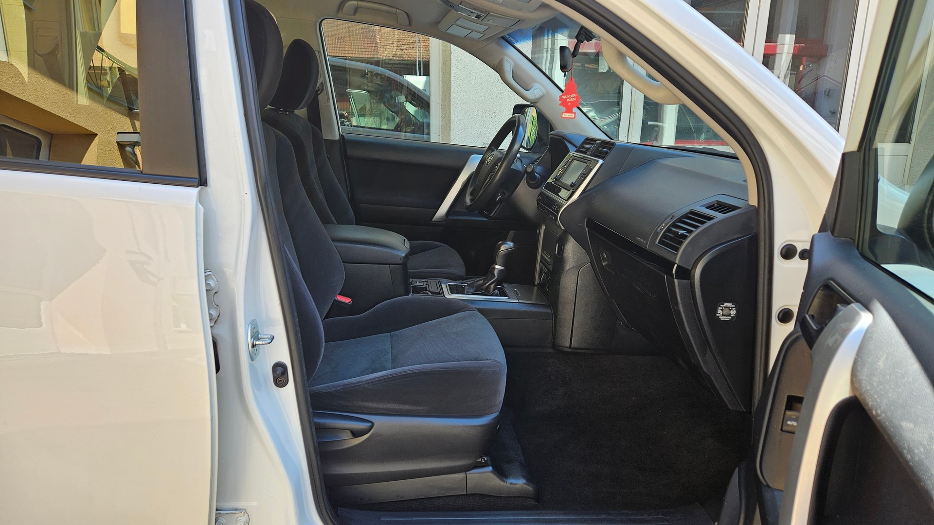 TOYOTA Land Cruiser 2.8TD Active Automat-image-12