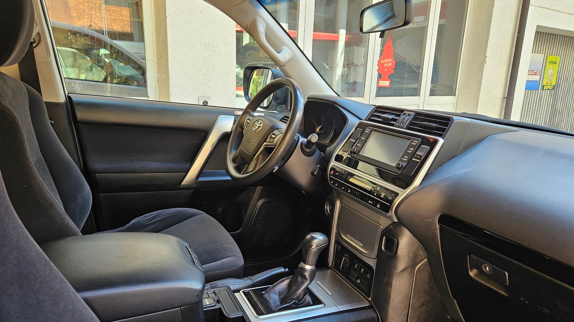 TOYOTA Land Cruiser 2.8TD Active Automat-image-13