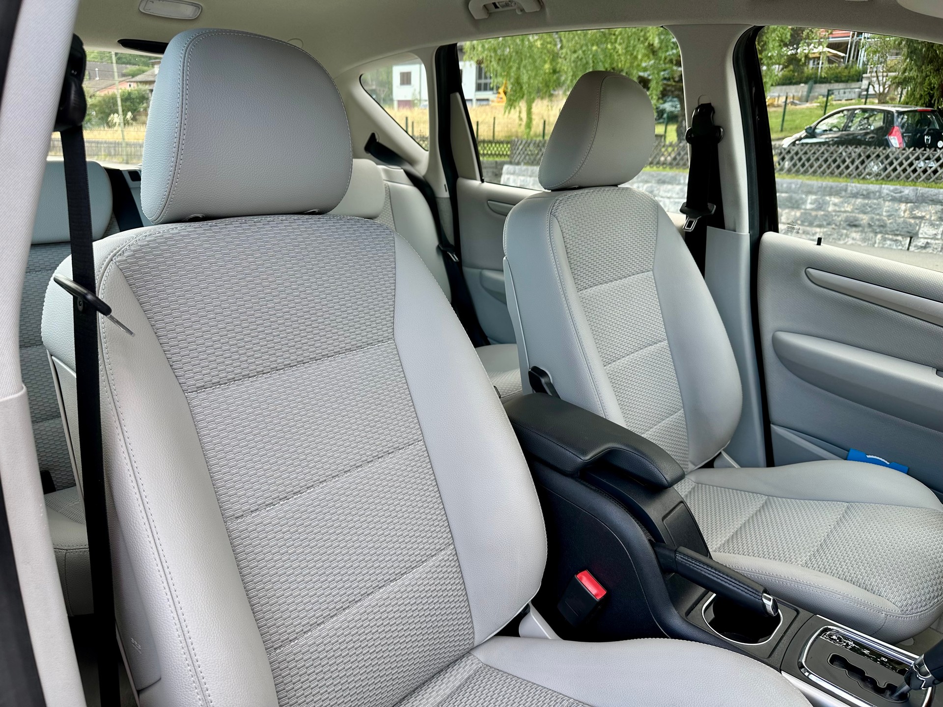 MERCEDES-BENZ A 180 Avantgarde Selection Autotronic-image-15