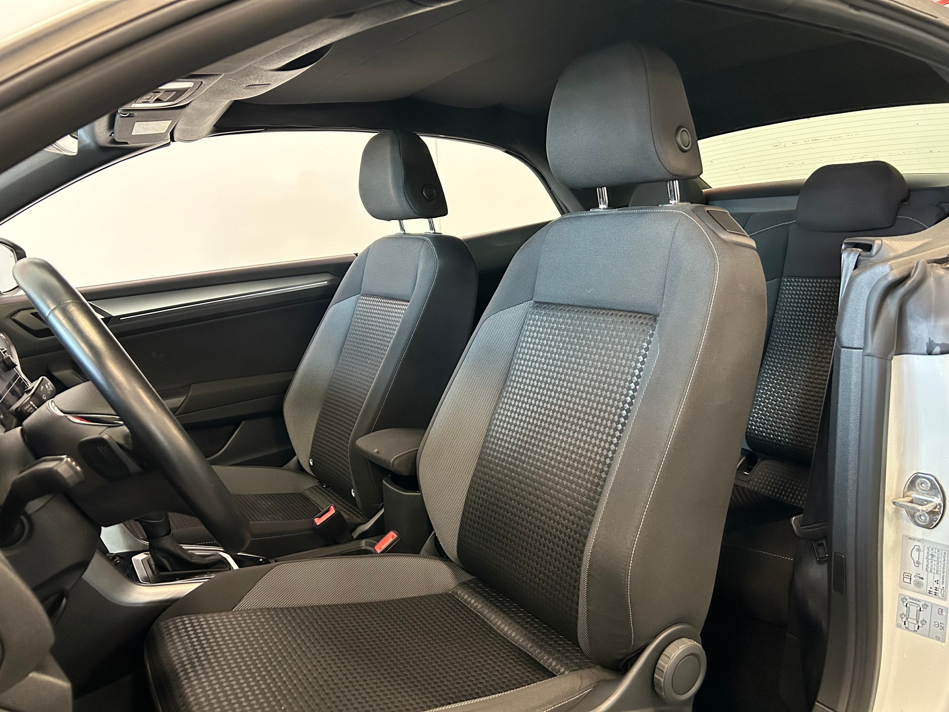VW T-Roc Cabriolet 1.5 TSI EVO Advance DSG-image-7