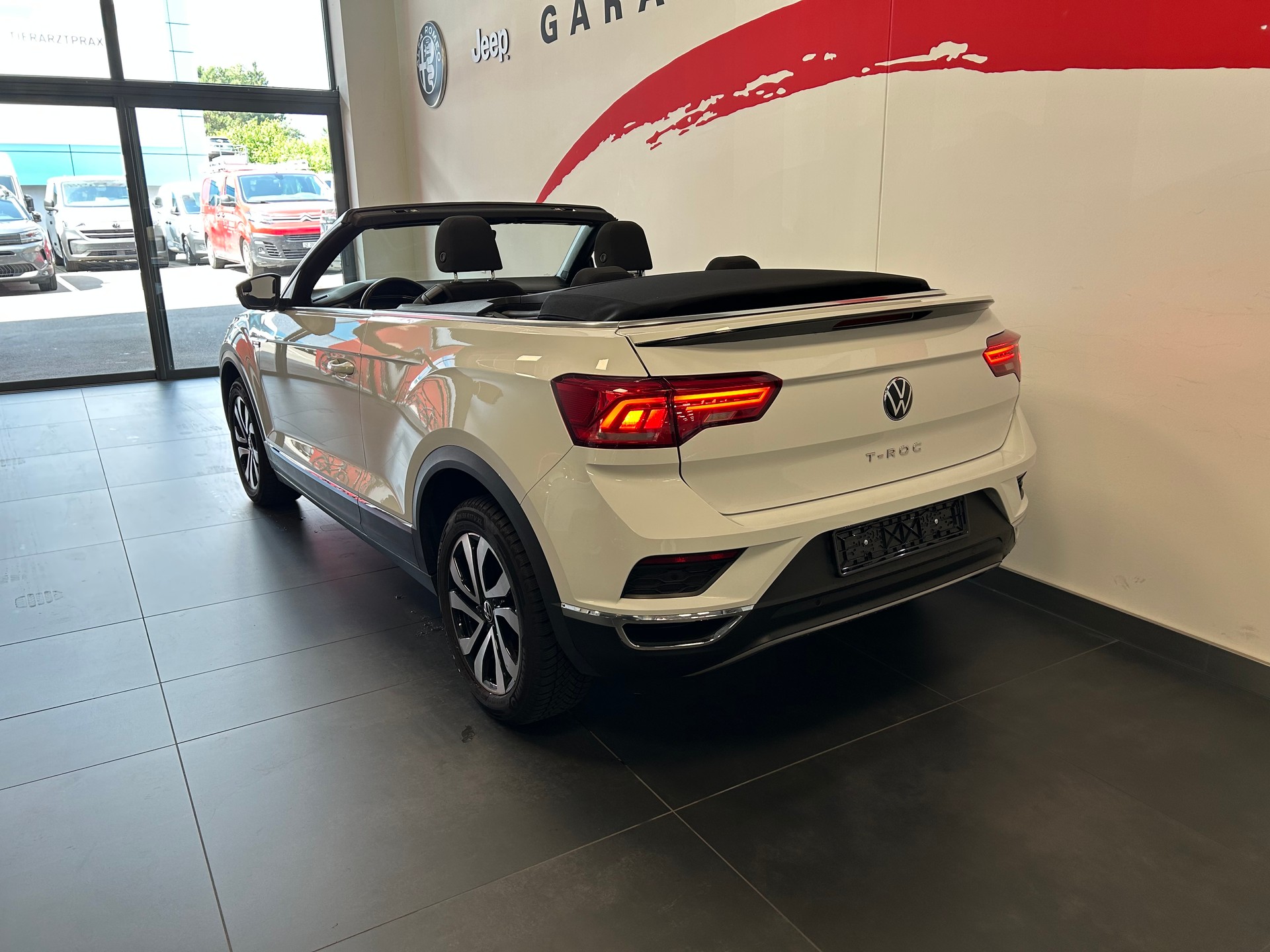 VW T-Roc Cabriolet 1.5 TSI EVO Advance DSG-image-10