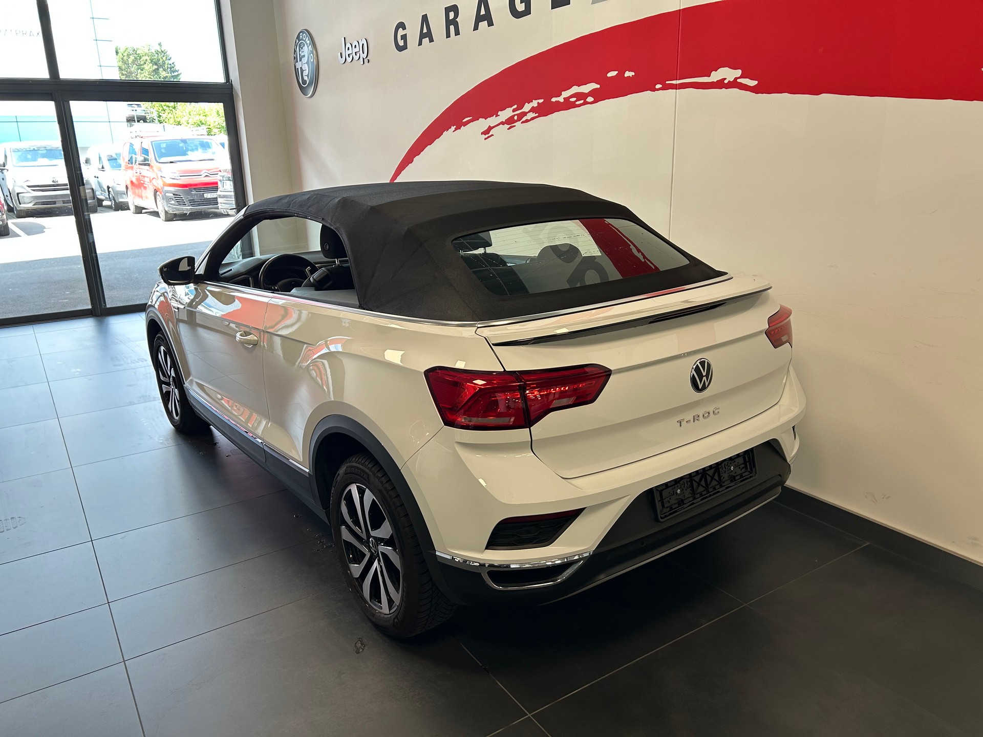 VW T-Roc Cabriolet 1.5 TSI EVO Advance DSG-image-11