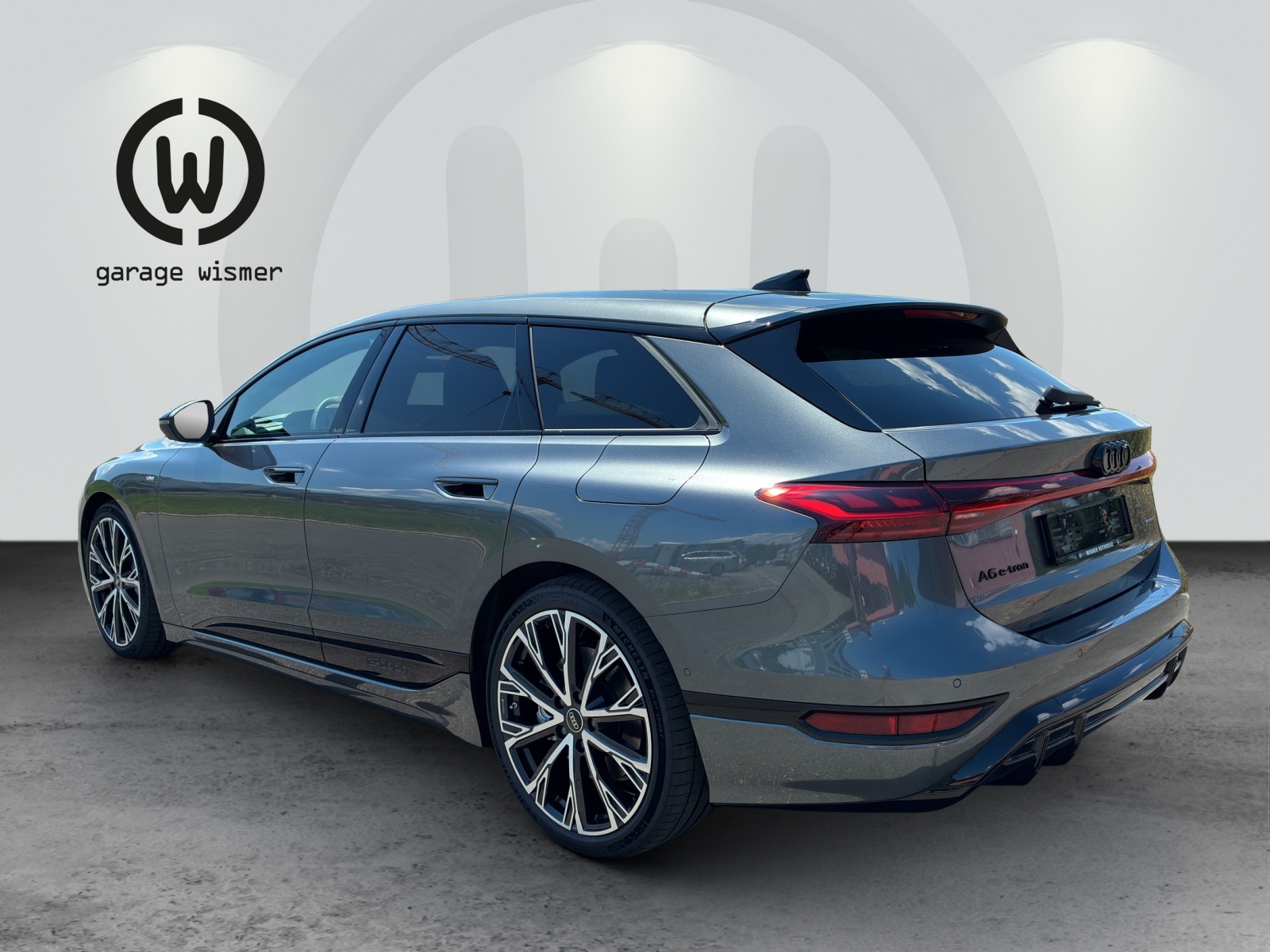 AUDI A6 Avant e-tron quattro-showroom-element-2
