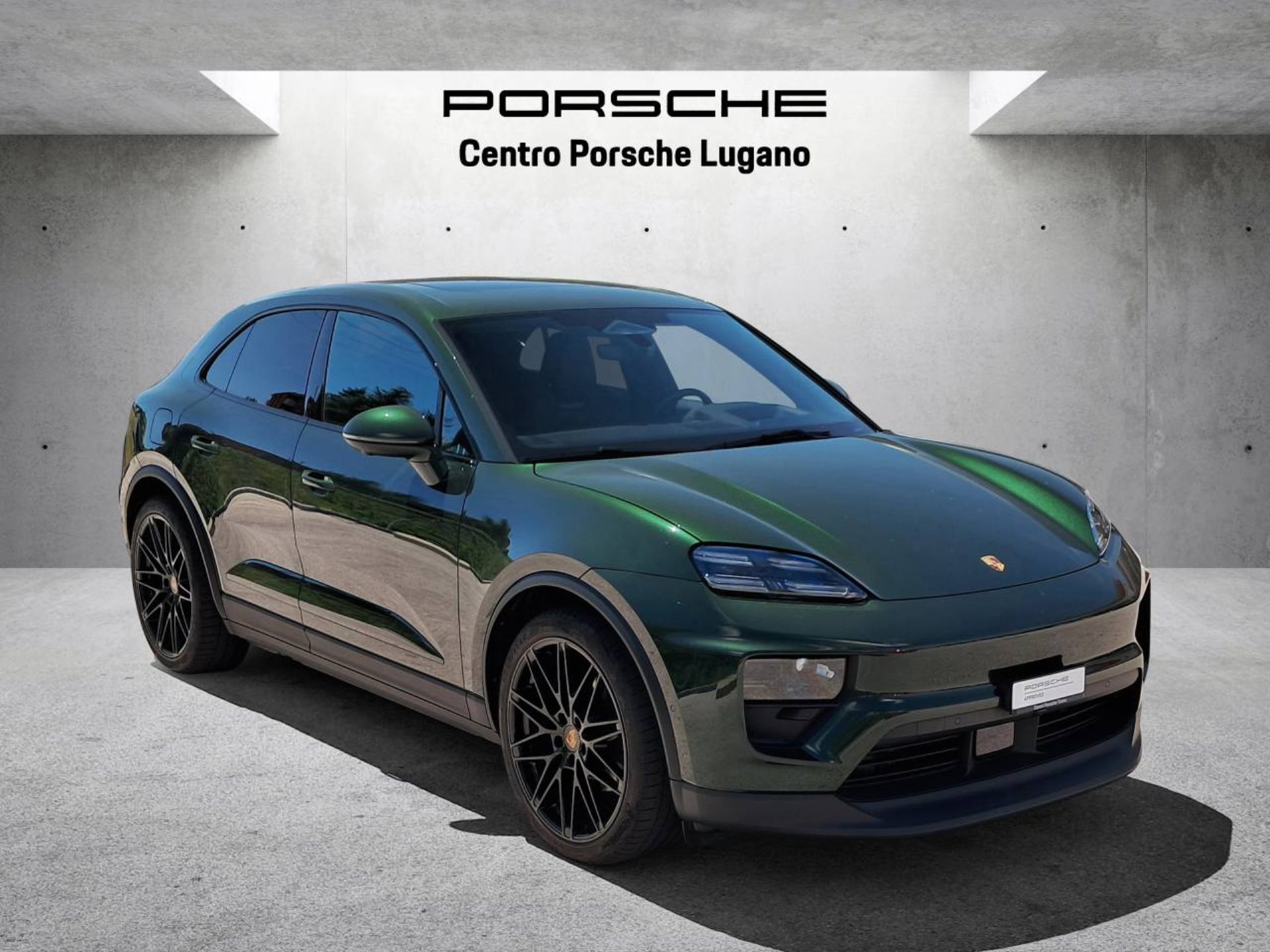 PORSCHE Macan 4-image-5