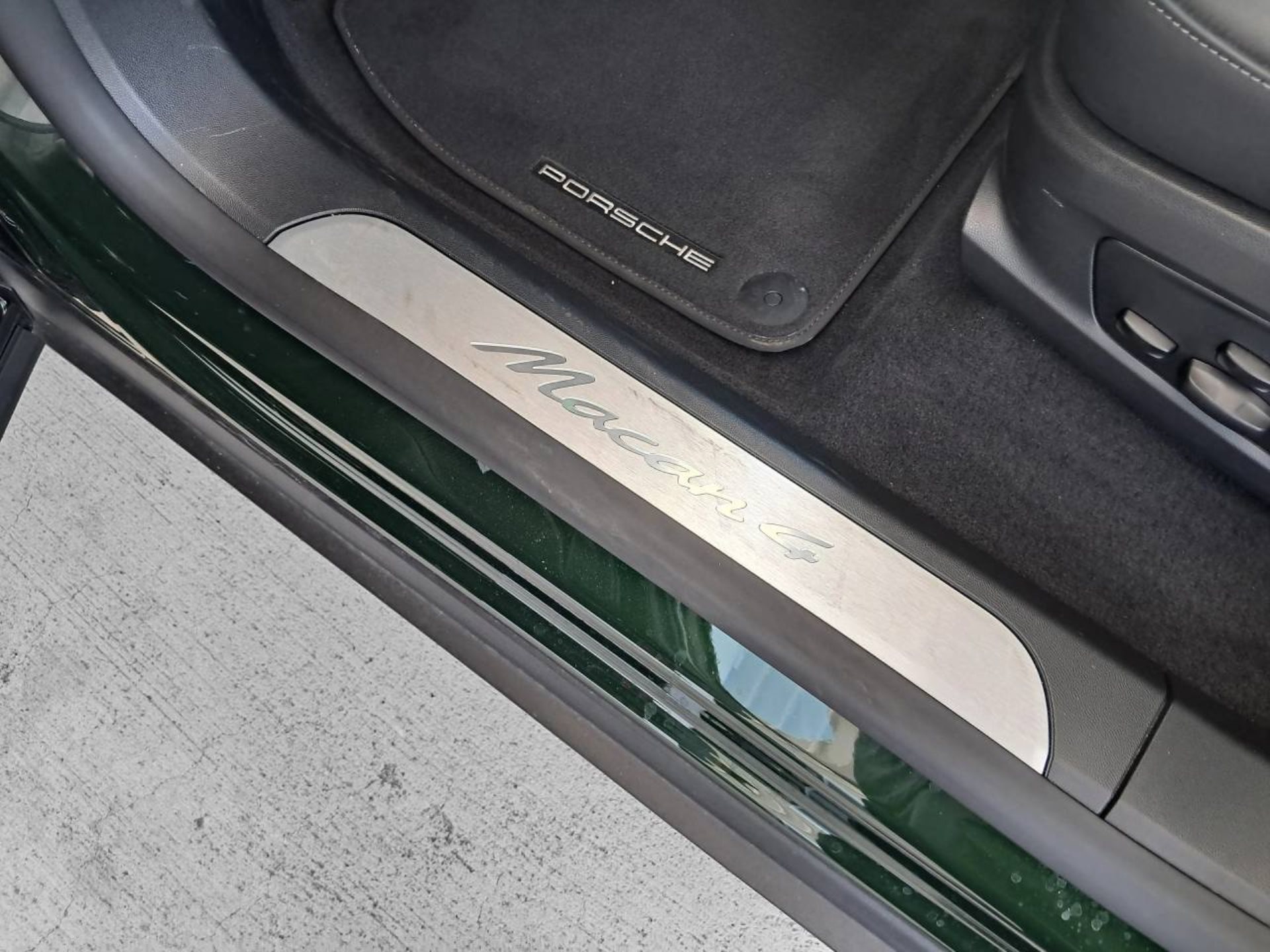 PORSCHE Macan 4-image-25