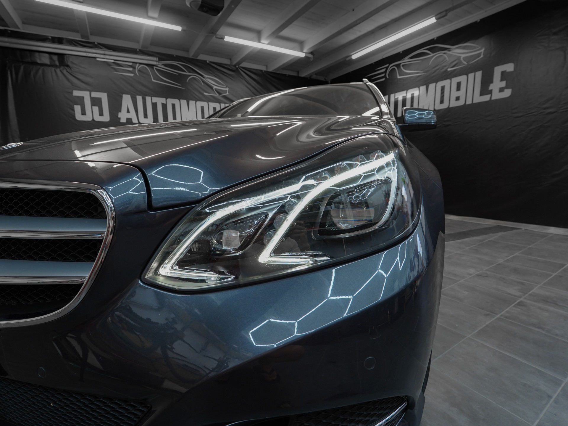 MERCEDES-BENZ E 350 BlueTEC Avantgarde 4Matic 7G-Tronic-showroom-element-3