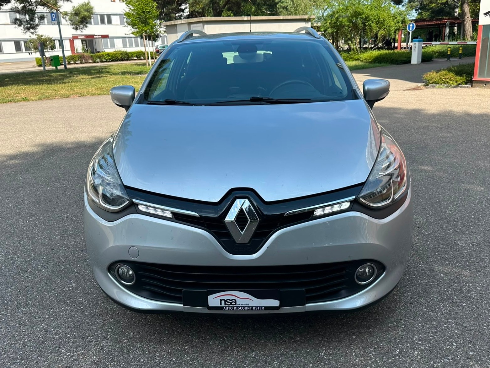 RENAULT Clio Grandtour 1.2 16V T Dynamique EDC