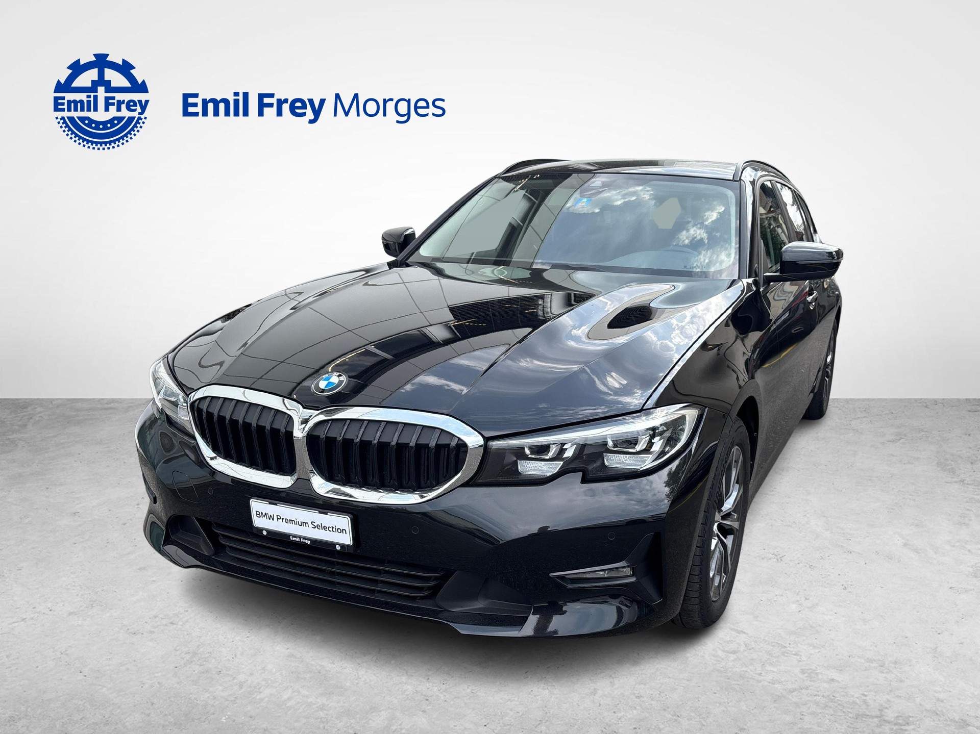 BMW 330i xDrive Touring-image-6