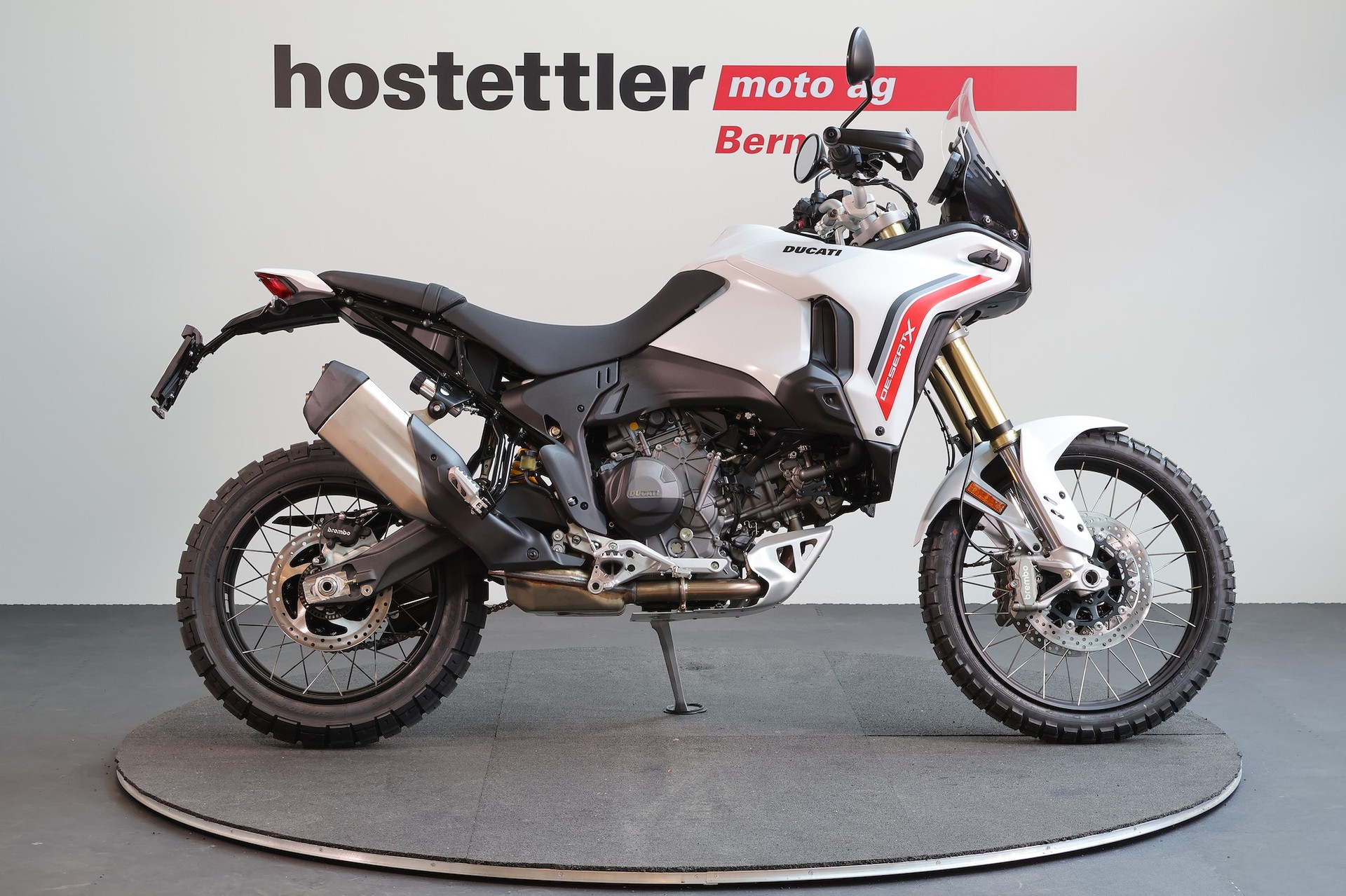 DUCATI Desert X-image-1