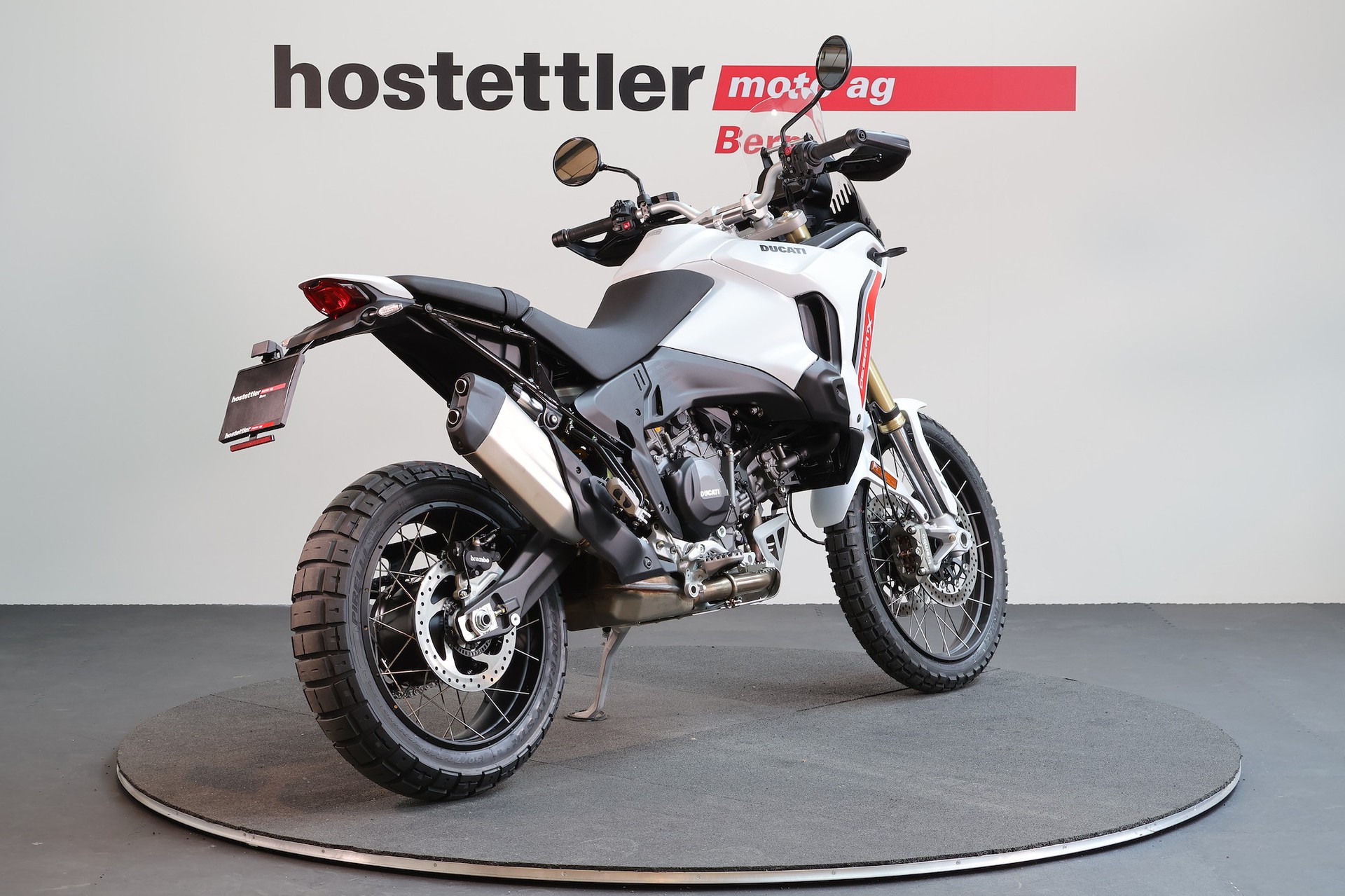DUCATI Desert X-image-2