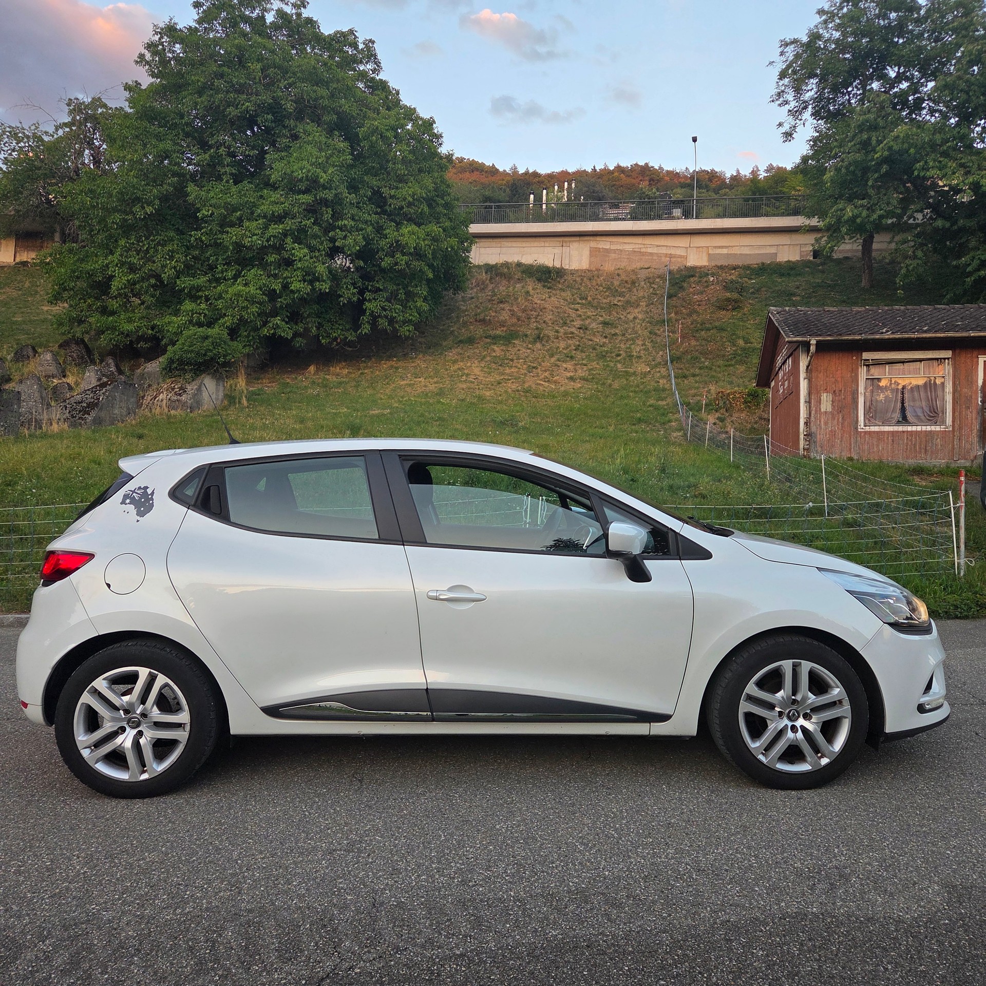 RENAULT Clio 0.9 12V Zen-image-4