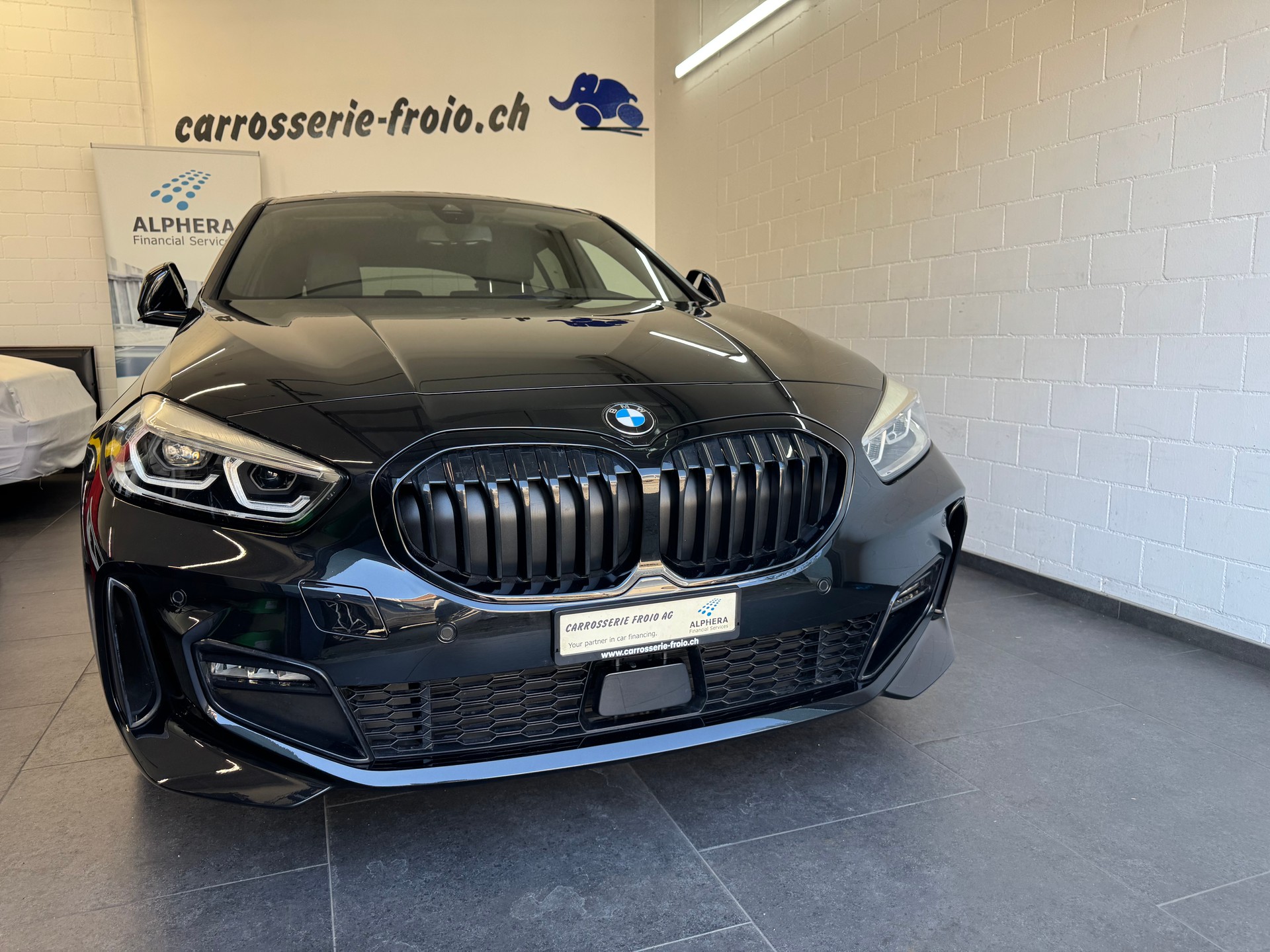 BMW 120i Pure M Sport Steptronic-showroom-element-1