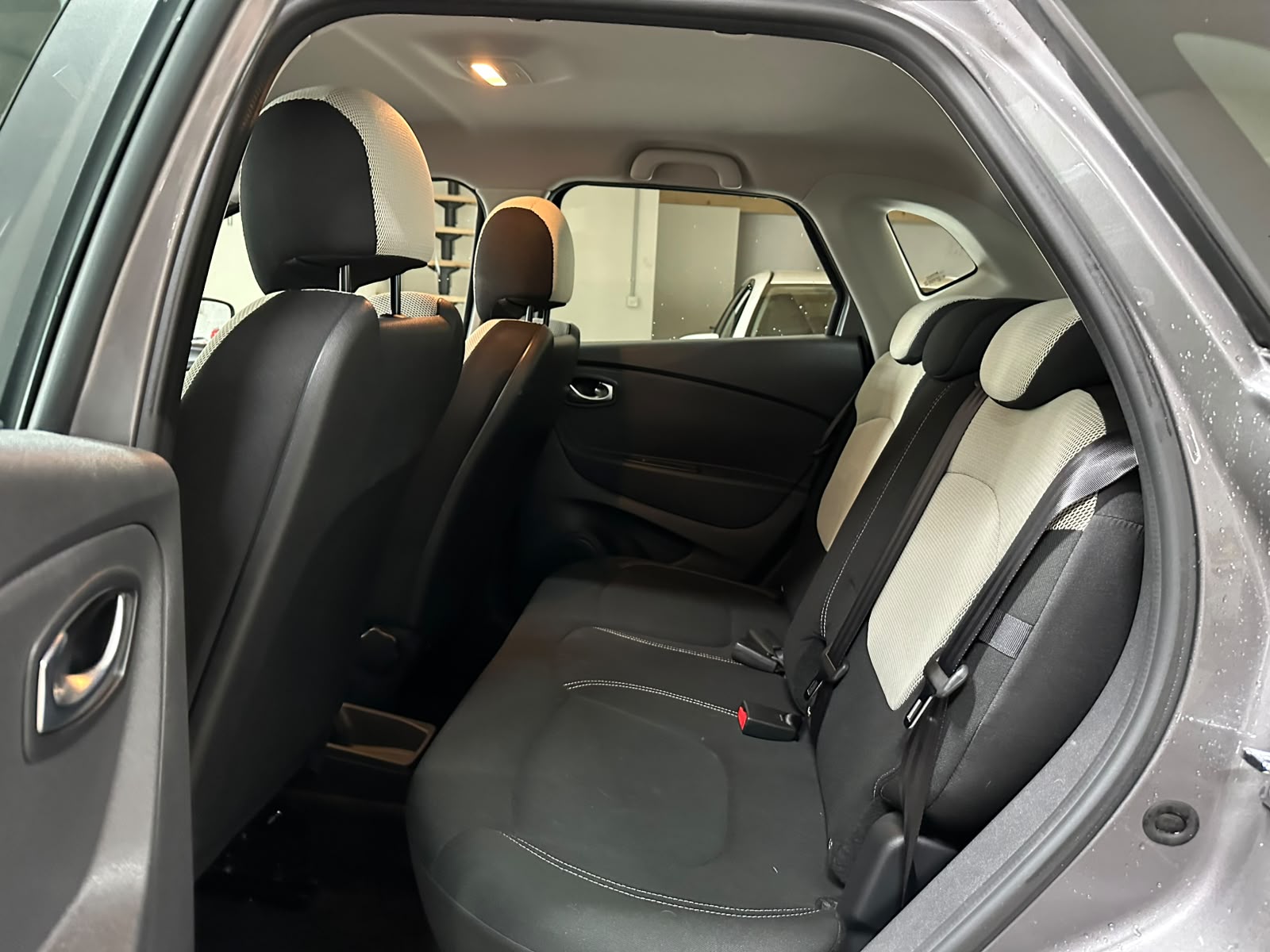 RENAULT Captur 0.9 12V Intens-image-6