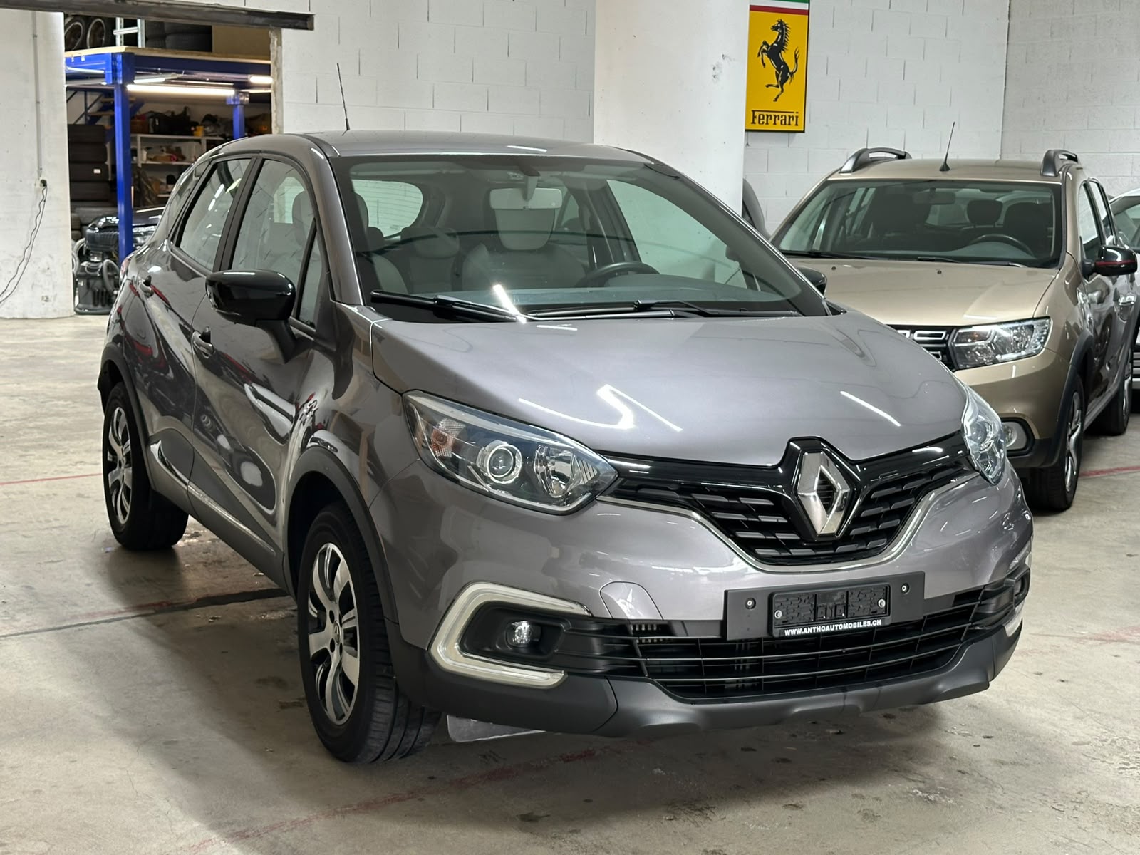 RENAULT Captur 0.9 12V Intens-image-1