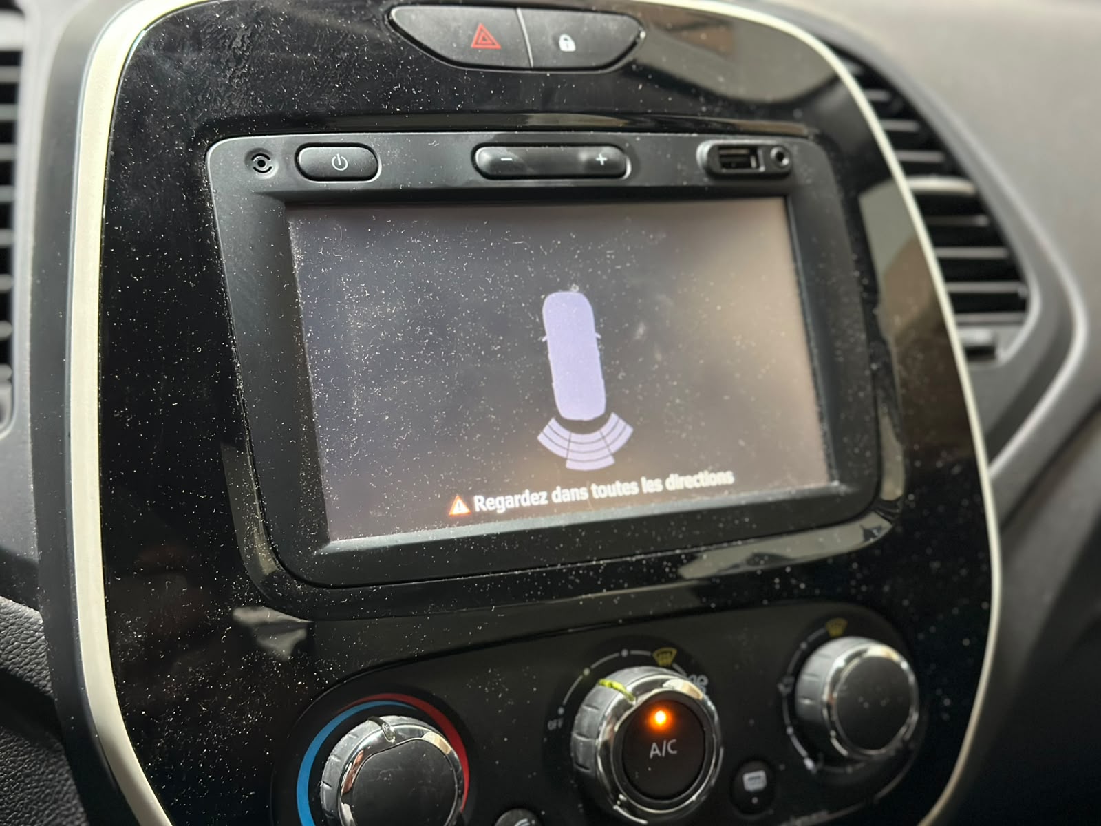 RENAULT Captur 0.9 12V Intens-image-8