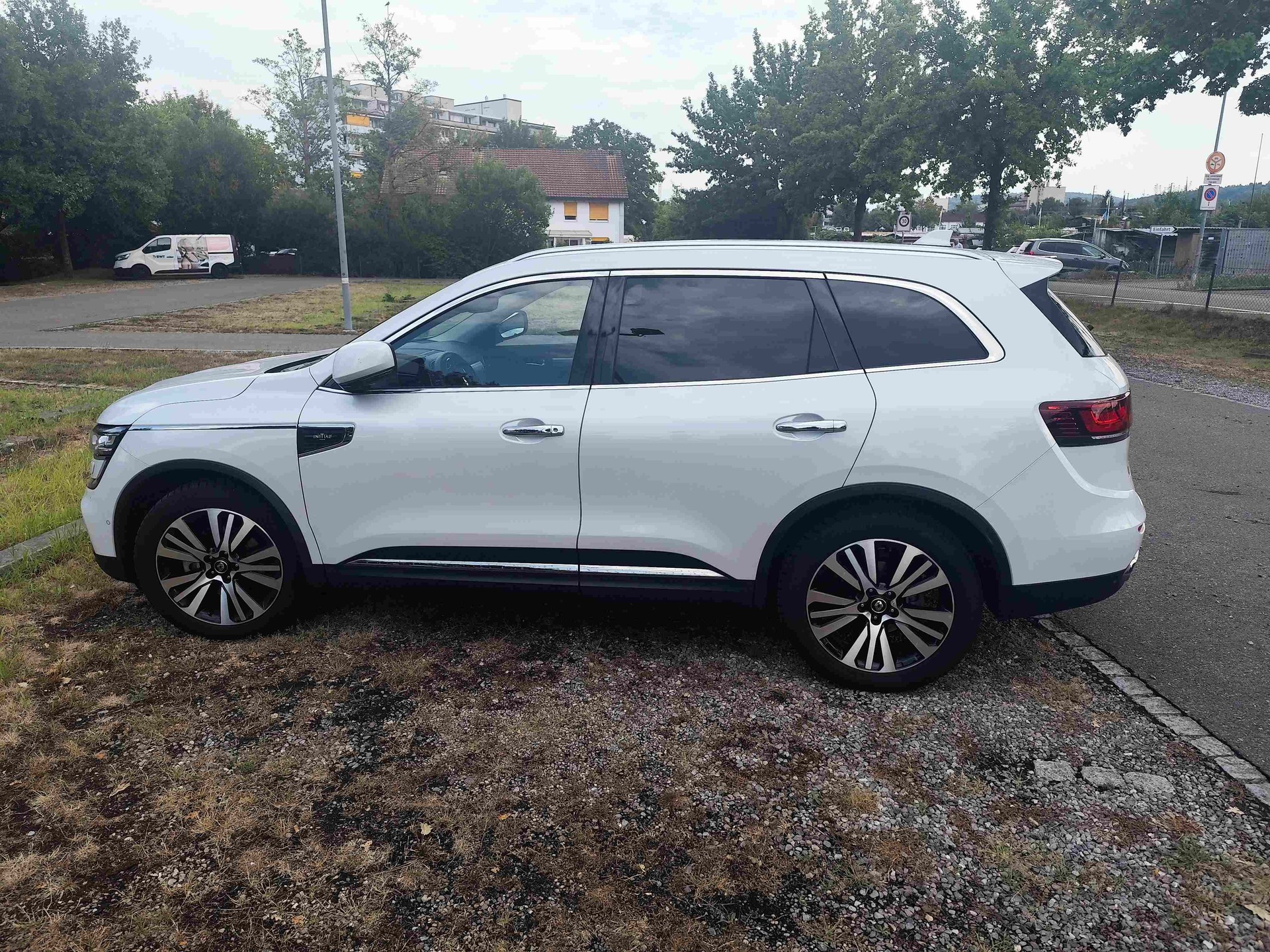 RENAULT 2.0 Blue dCi Initiale X-Tronic 4WD-image-3