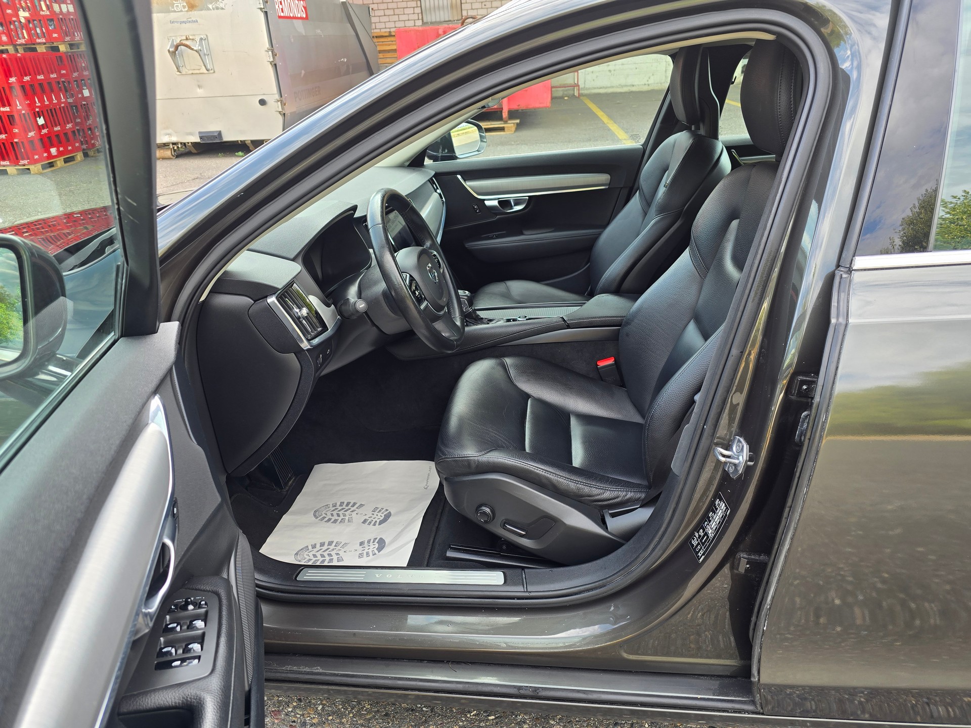 VOLVO V90 D3 AWD Kinetic Geartronic-image-12