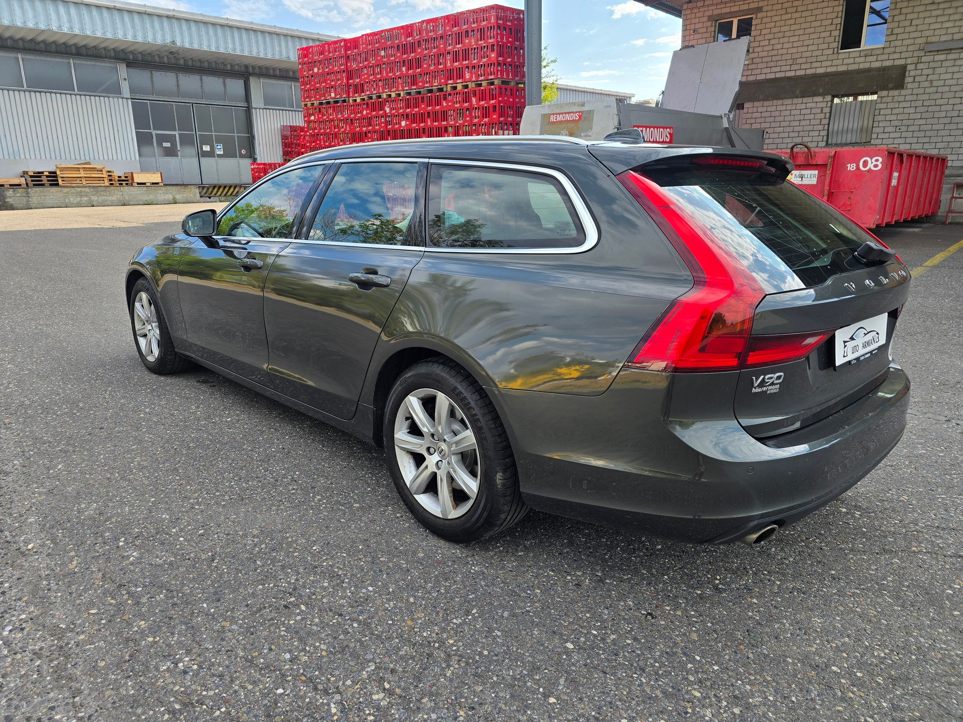 VOLVO V90 D3 AWD Kinetic Geartronic-image-4