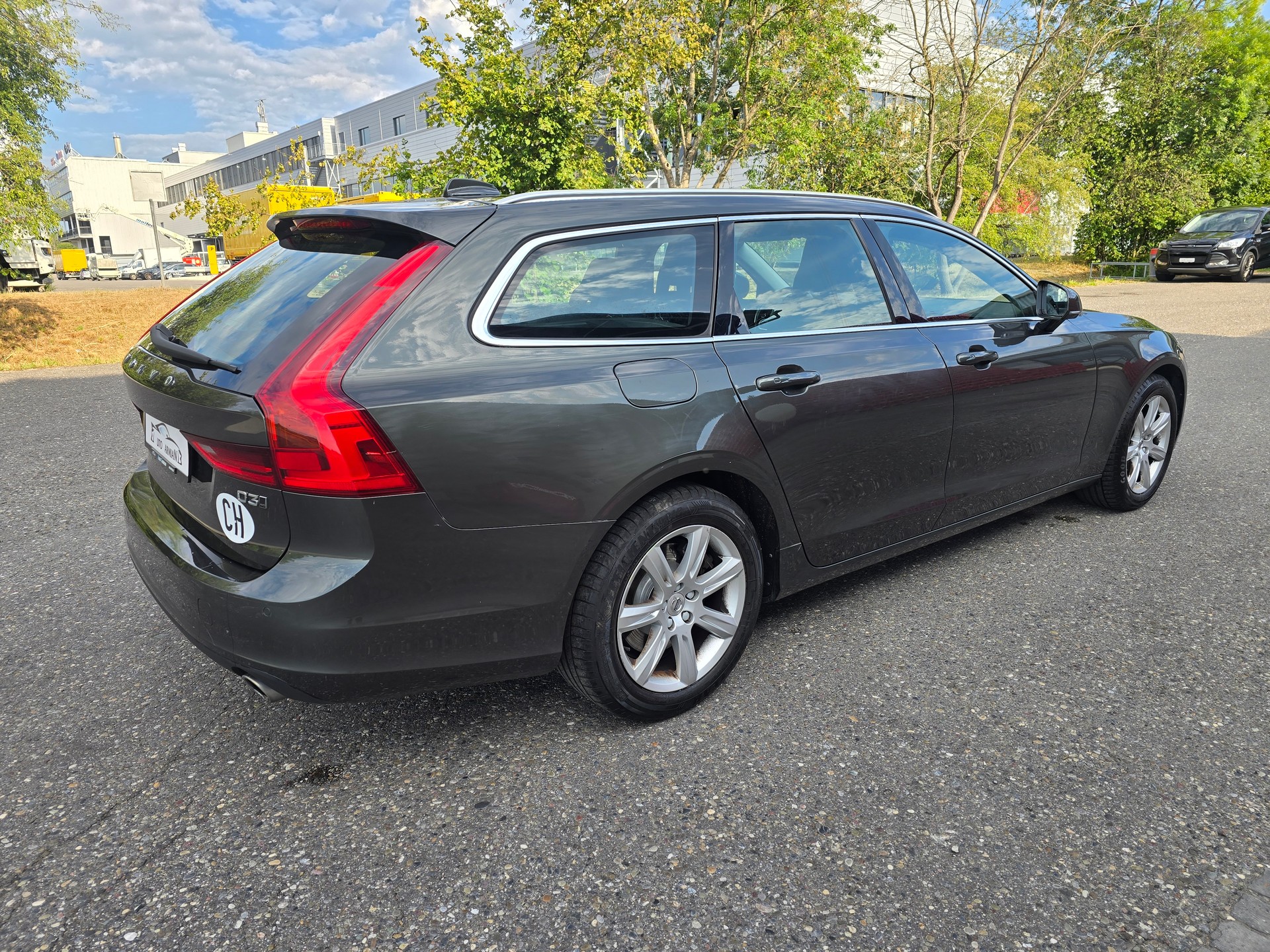 VOLVO V90 D3 AWD Kinetic Geartronic-image-5