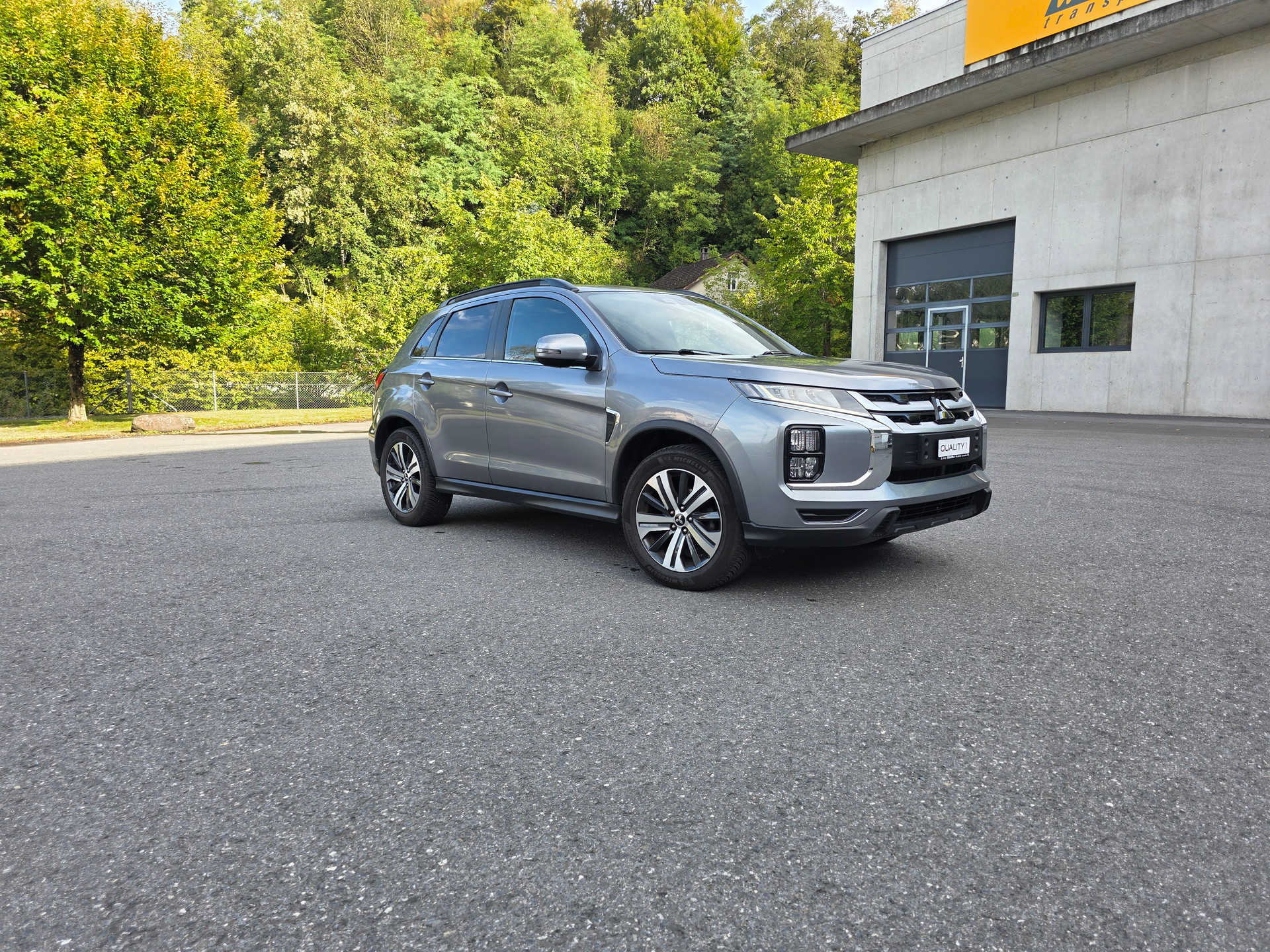 MITSUBISHI ASX 2.0 Diamond 4WD Automat-image-6