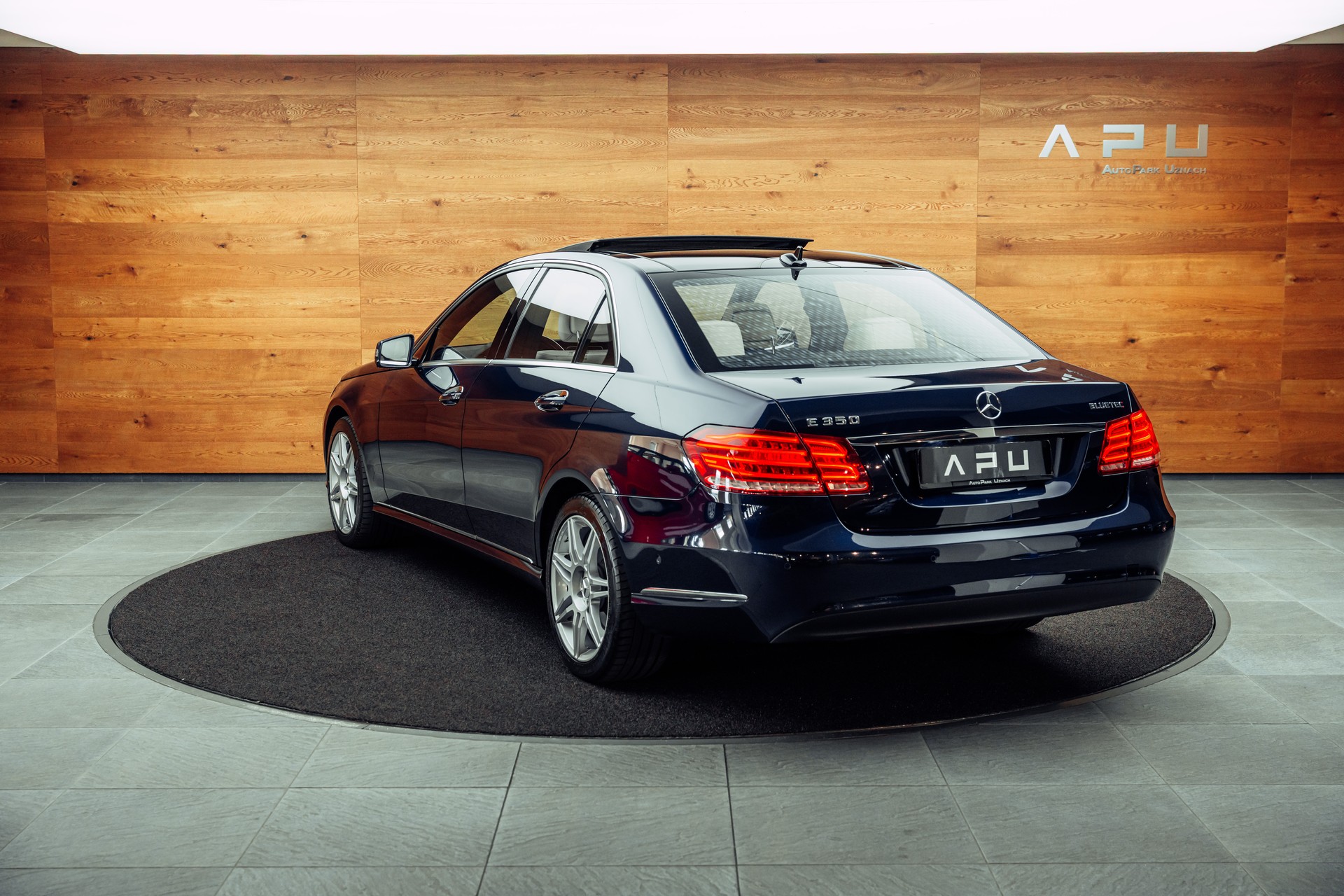 MERCEDES-BENZ E 350 BlueTEC Elégance 4Matic 7G-Tronic-showroom-element-2