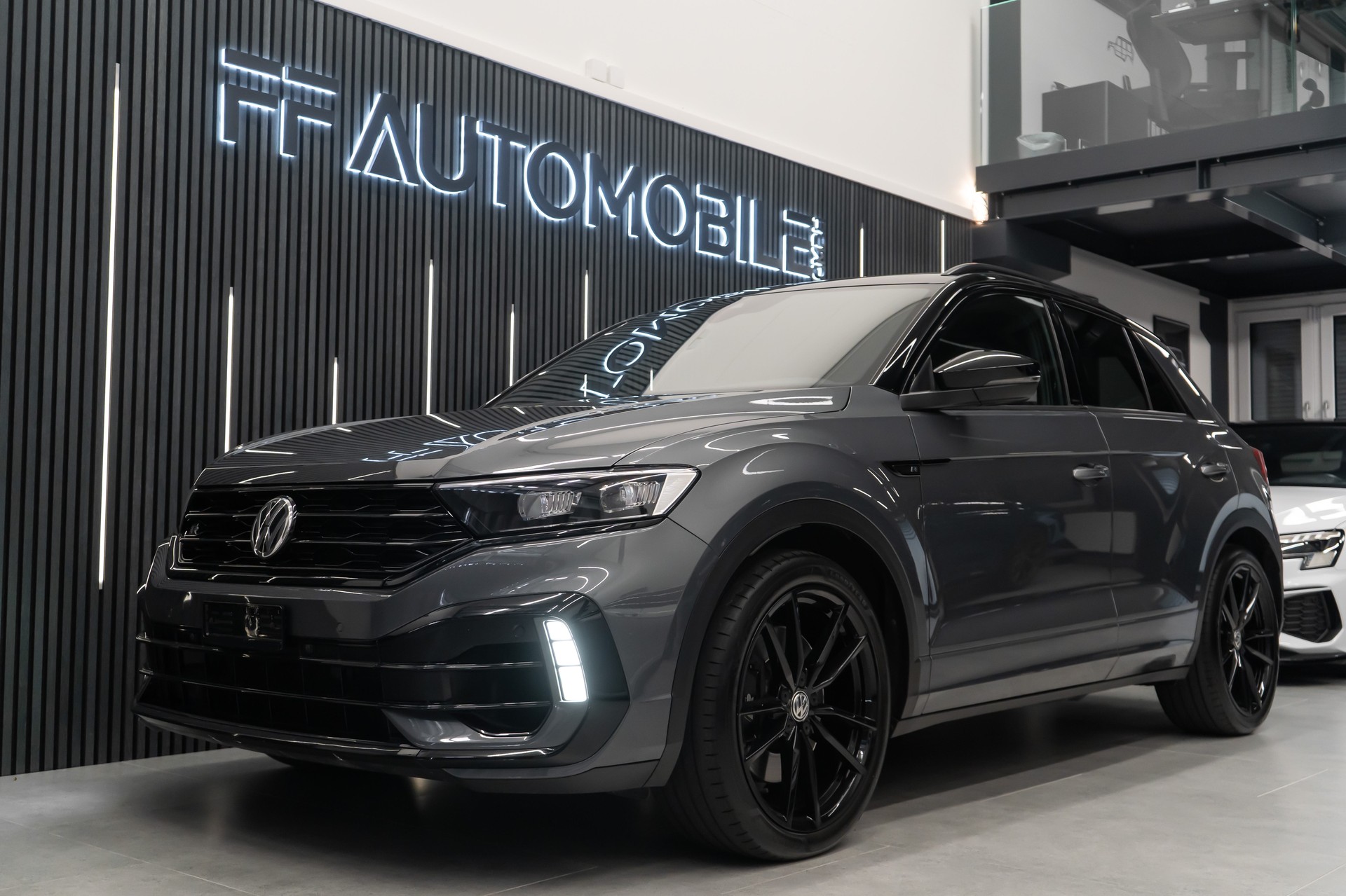 VW T-Roc 2.0 TSI R DSG 4Motion-showroom-element-2