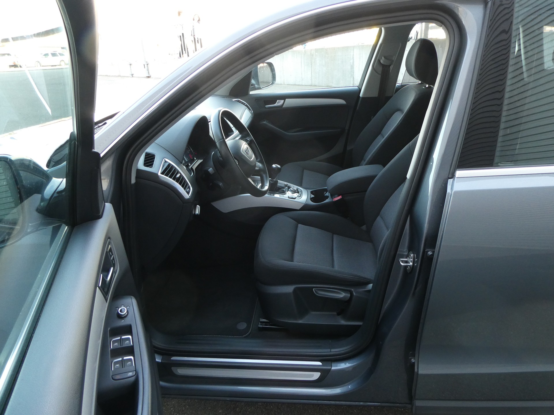AUDI Q5-image-6